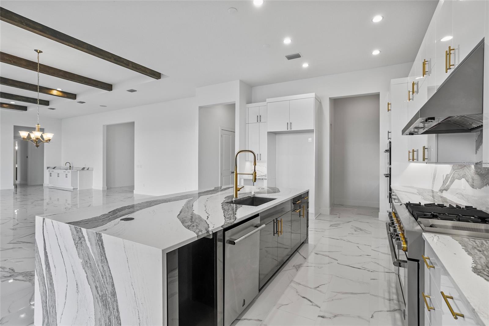 Image 12 of 74 For 9752 Laurel Berry Drive