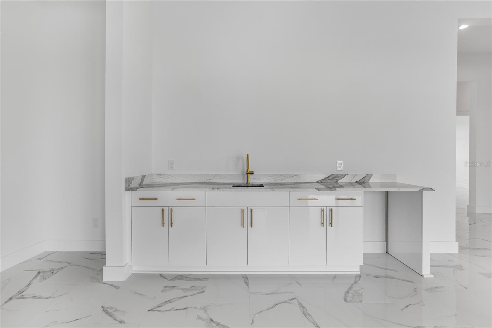 Image 16 of 74 For 9752 Laurel Berry Drive