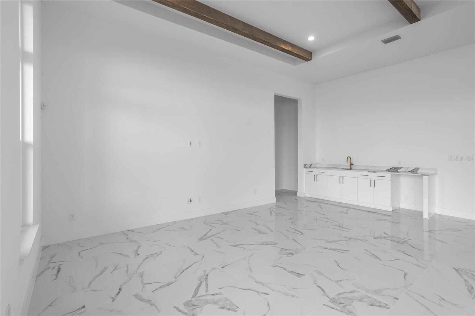 Image 17 of 74 For 9752 Laurel Berry Drive