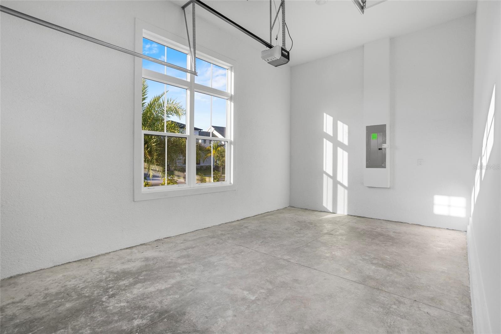 Image 37 of 74 For 9752 Laurel Berry Drive