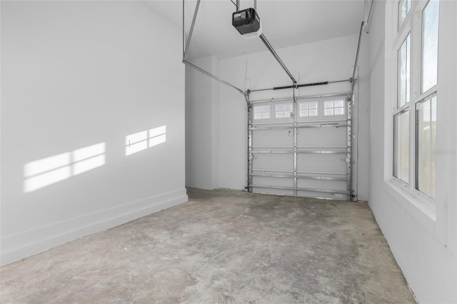 Image 38 of 74 For 9752 Laurel Berry Drive