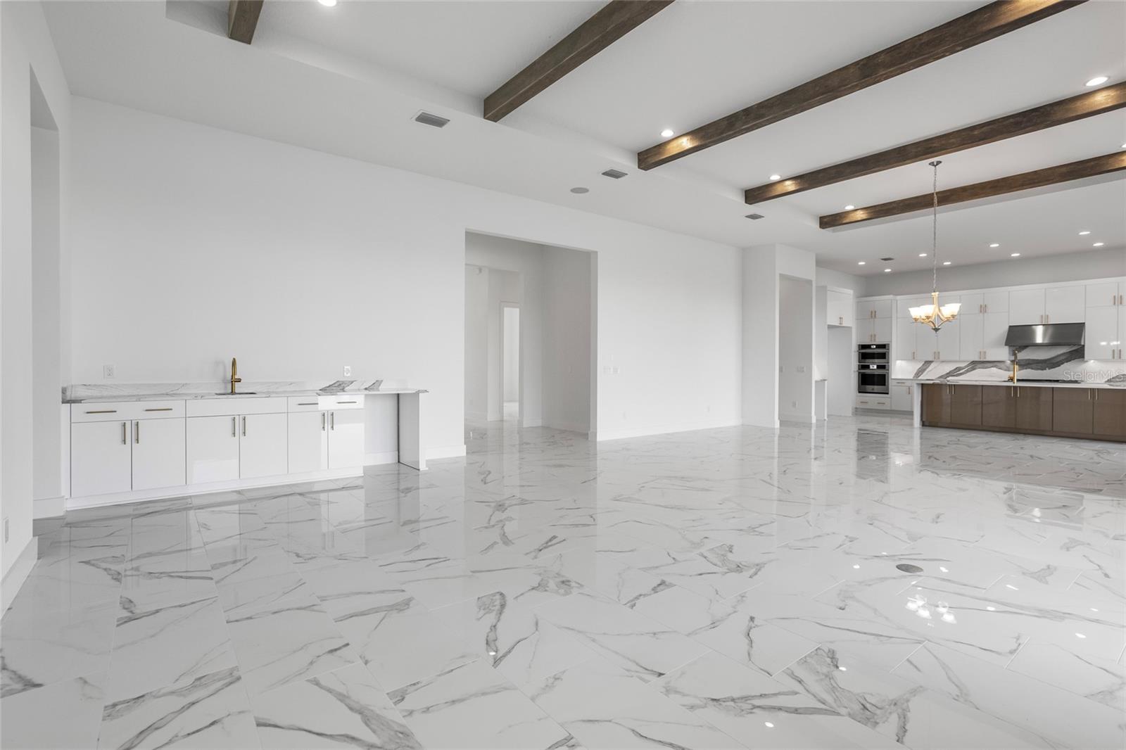 Image 8 of 74 For 9752 Laurel Berry Drive