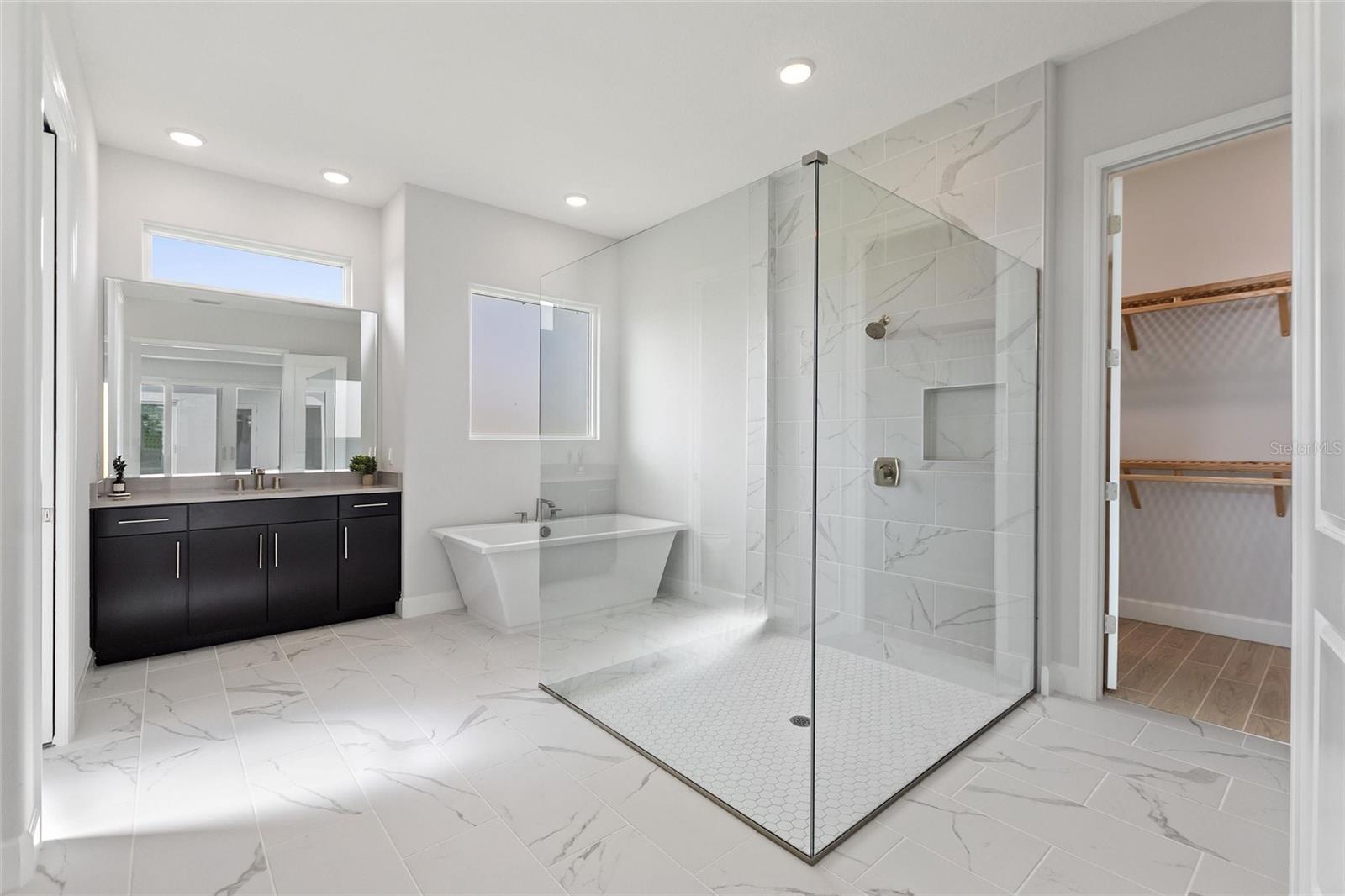 Image 10 of 37 For 107 Hampton Loop