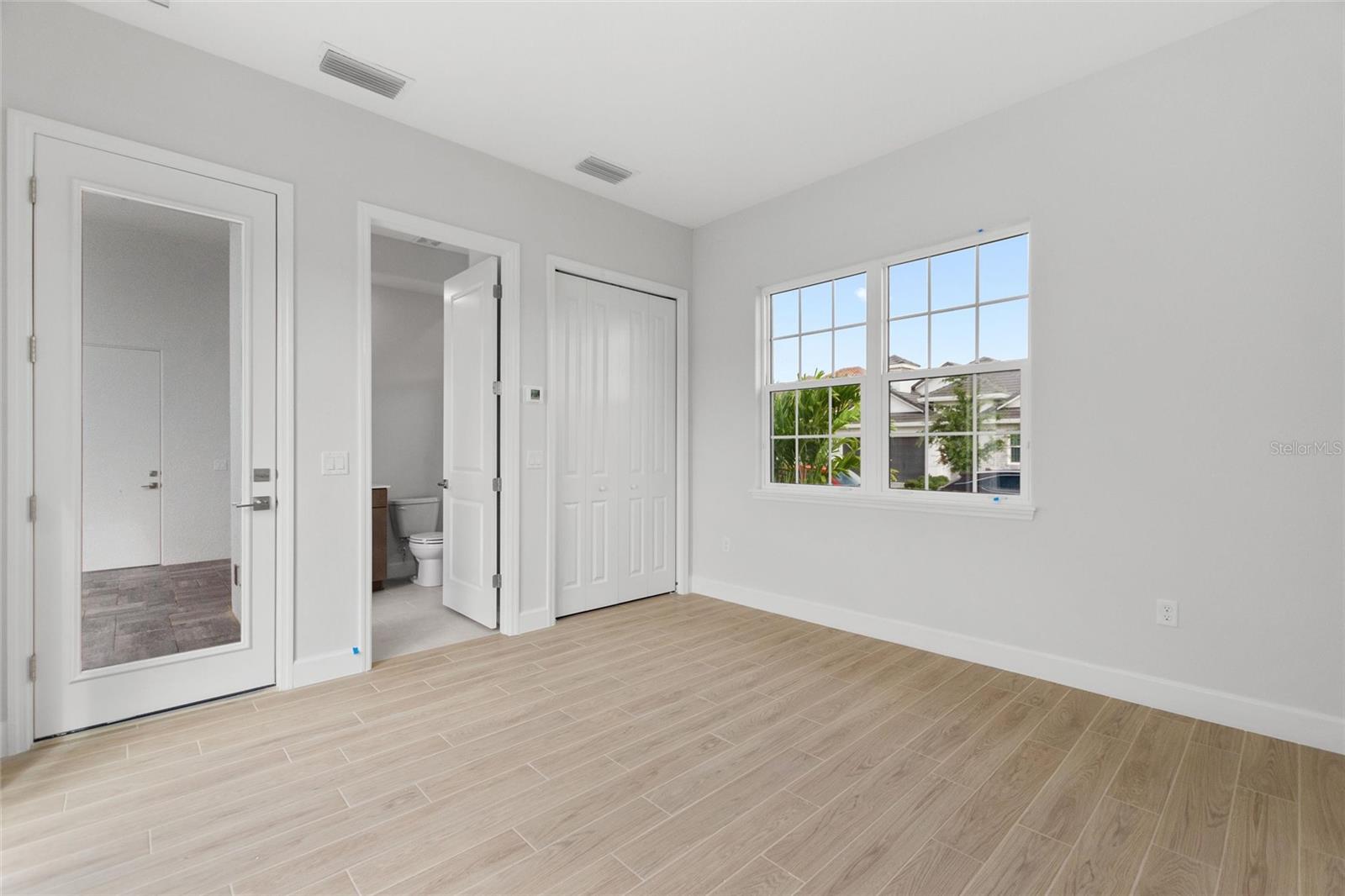 Image 13 of 37 For 107 Hampton Loop