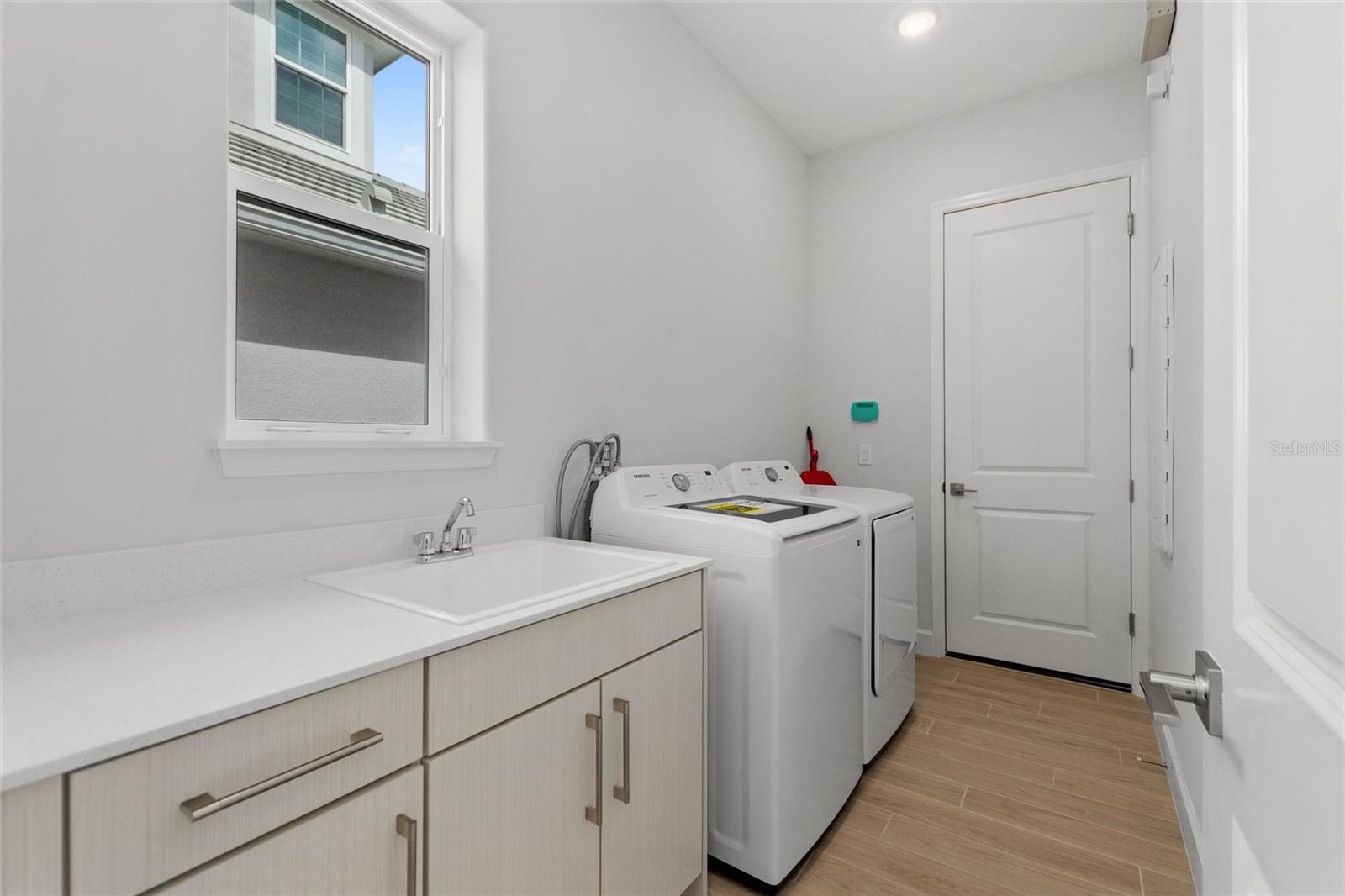 Image 28 of 37 For 107 Hampton Loop