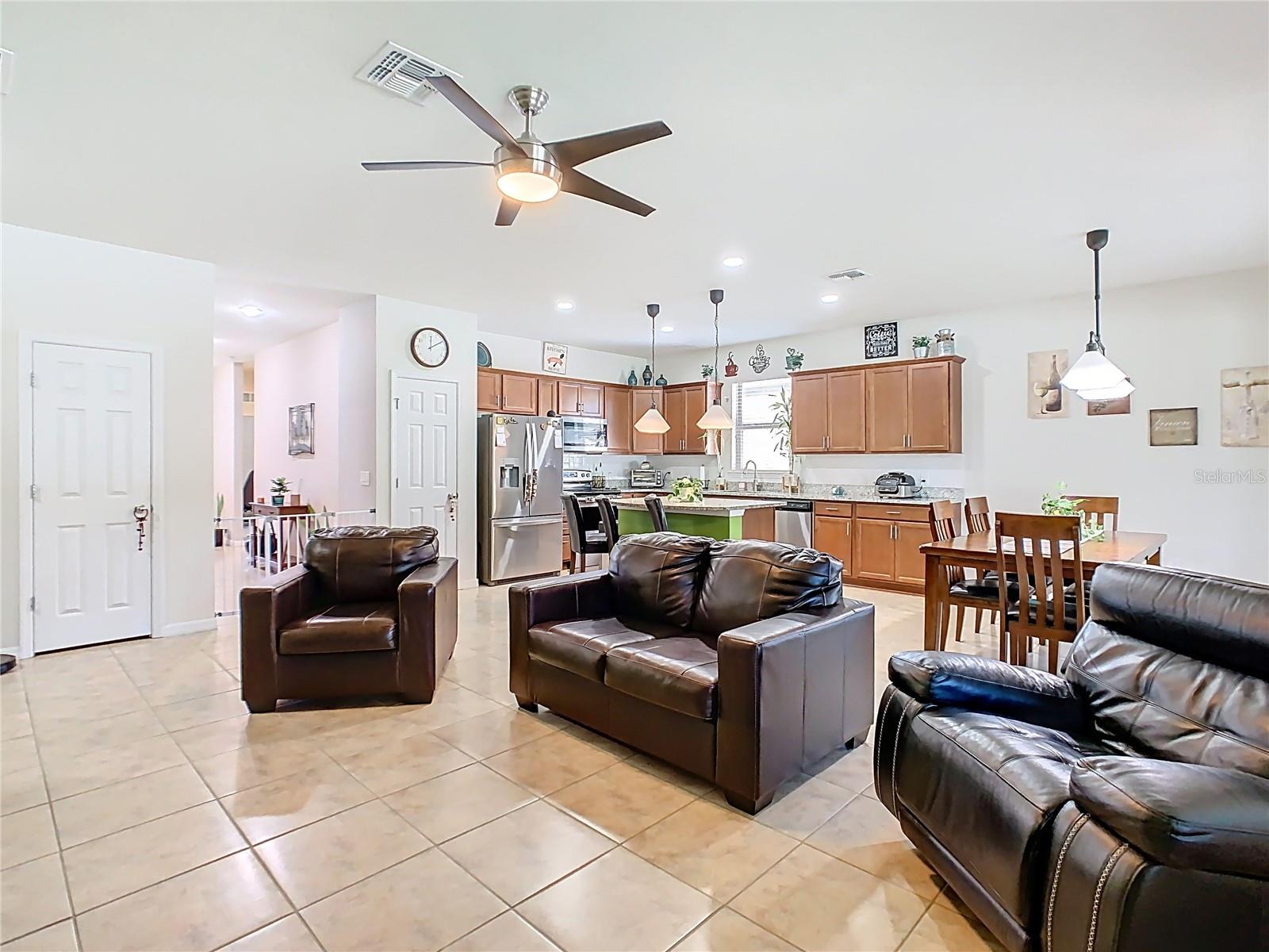 Image 5 of 60 For 8878 Hinsdale Heights Drive