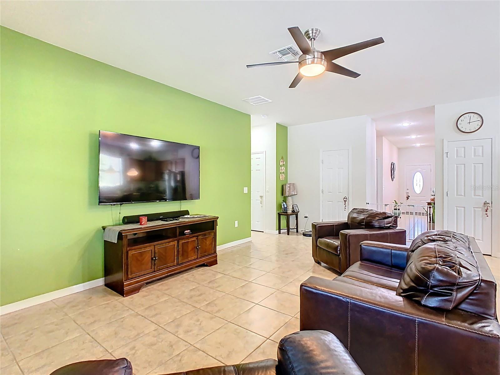 Image 6 of 60 For 8878 Hinsdale Heights Drive