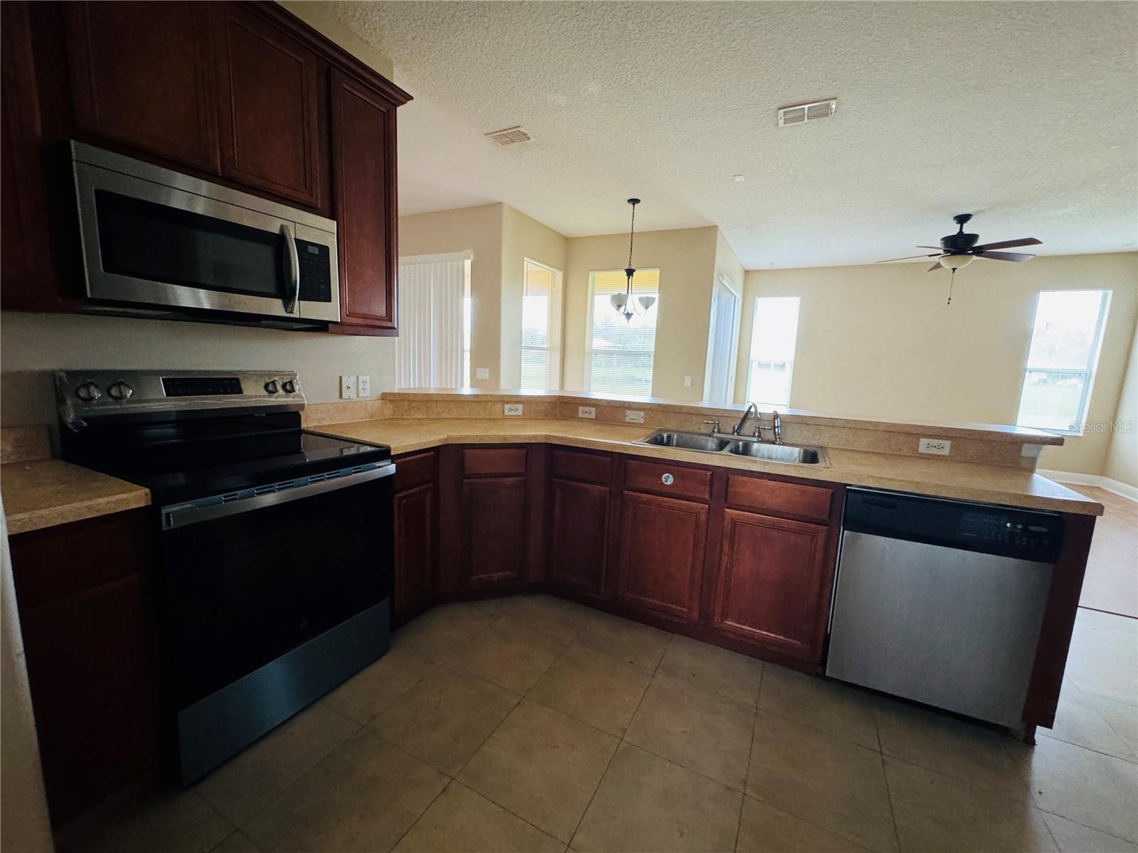 Image 10 of 17 For 4053 Clipper Court