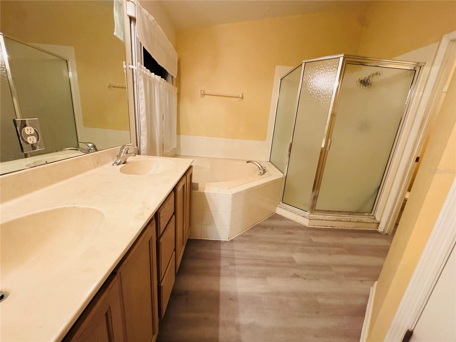 Image 12 of 16 For 520 Gull Drive