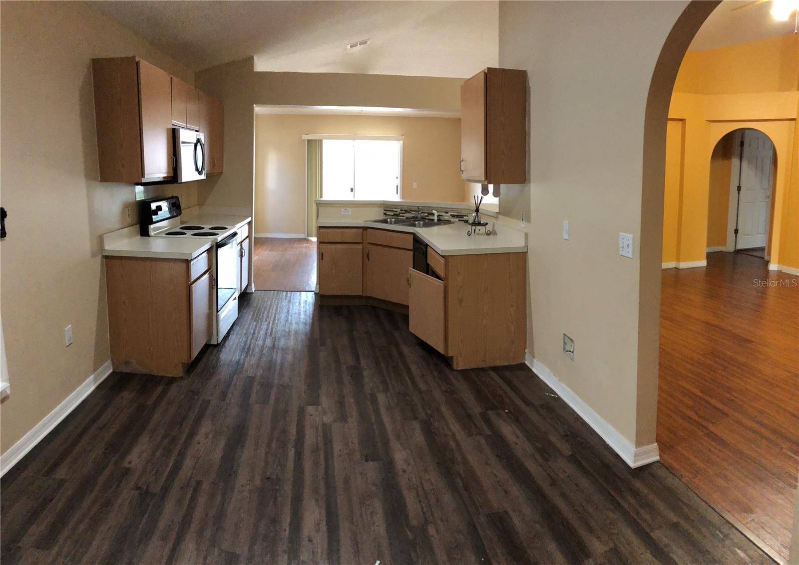 Image 15 of 48 For 348 Cardiff Avenue