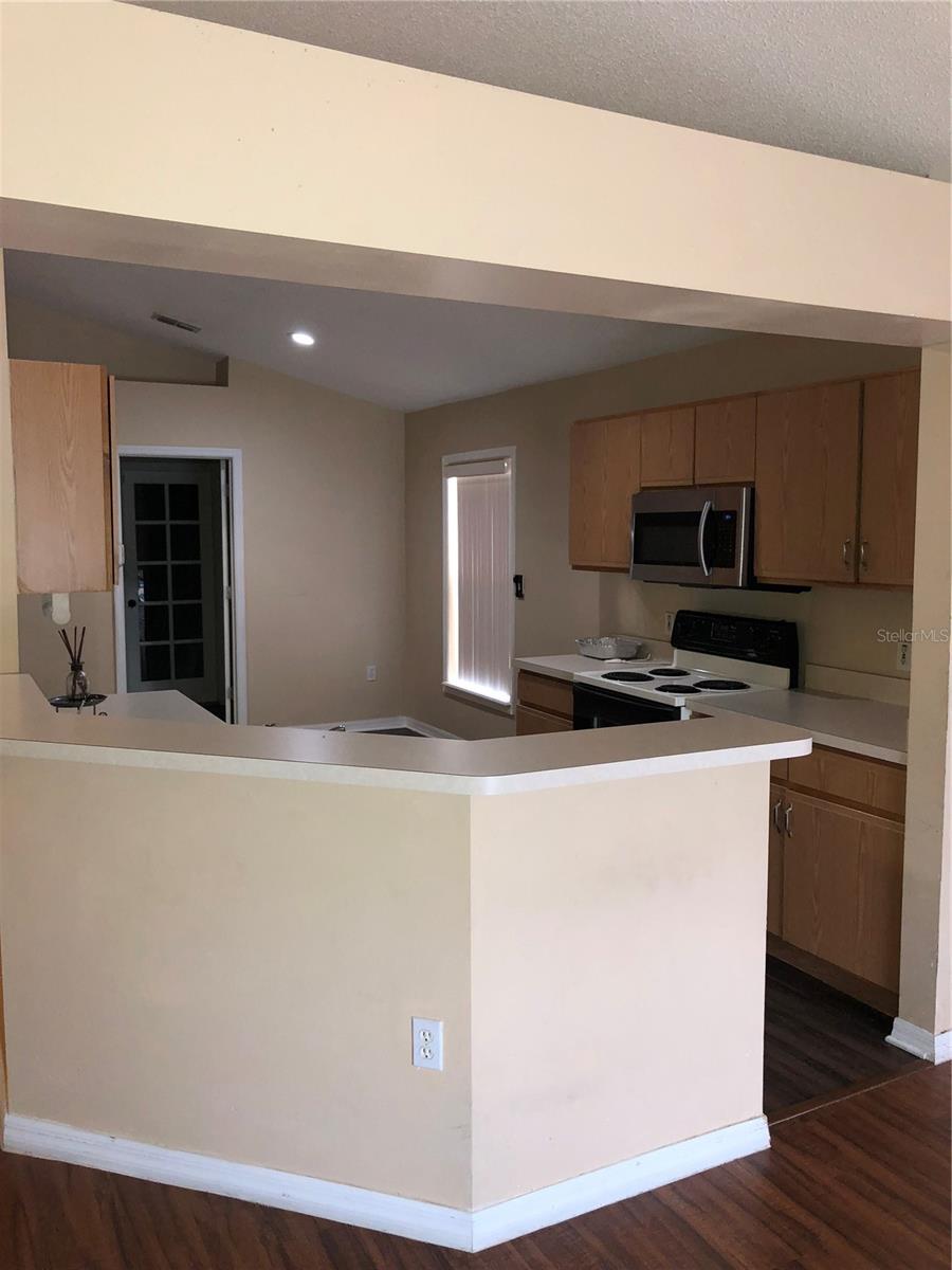 Image 16 of 48 For 348 Cardiff Avenue