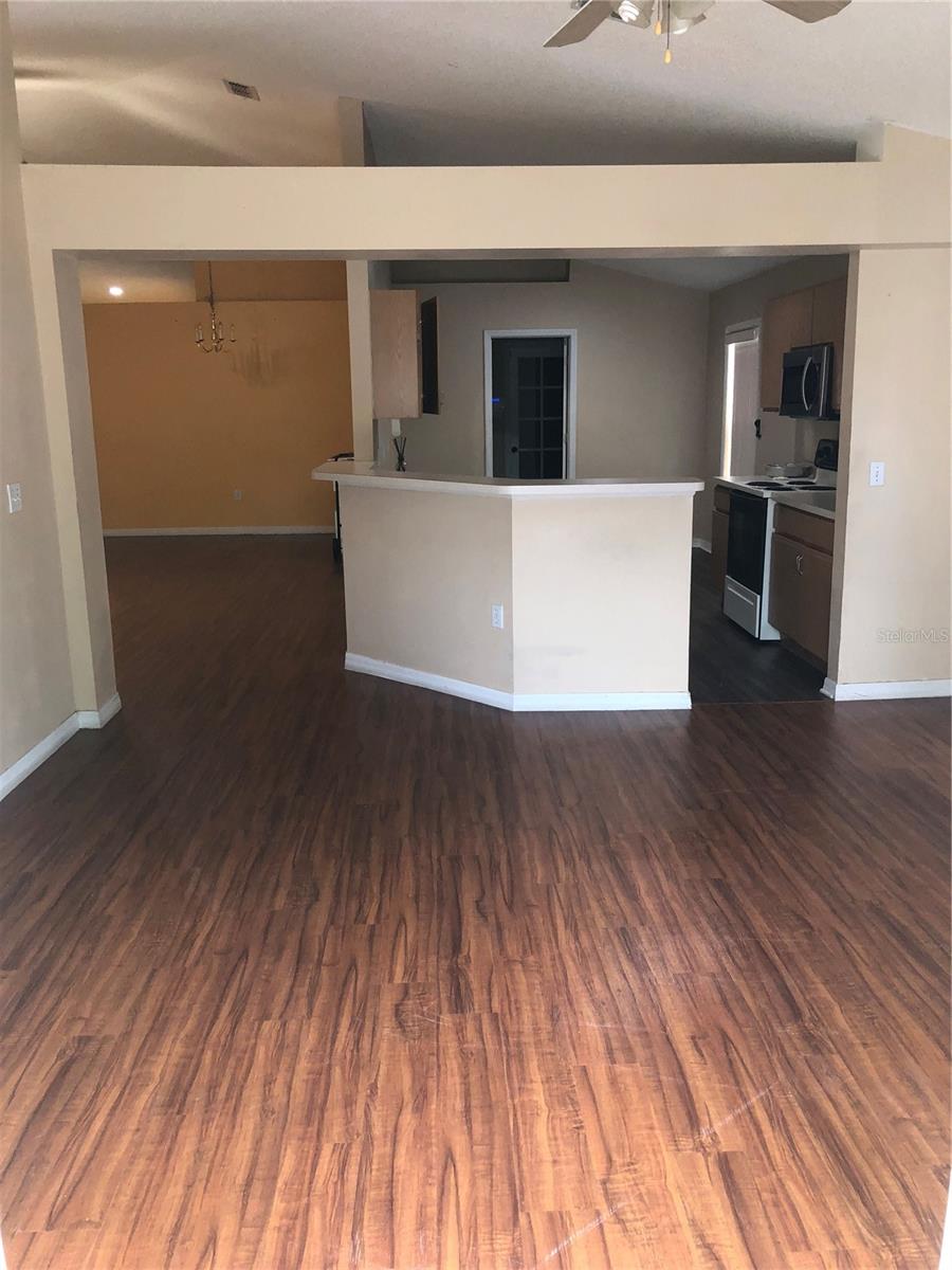 Image 20 of 48 For 348 Cardiff Avenue