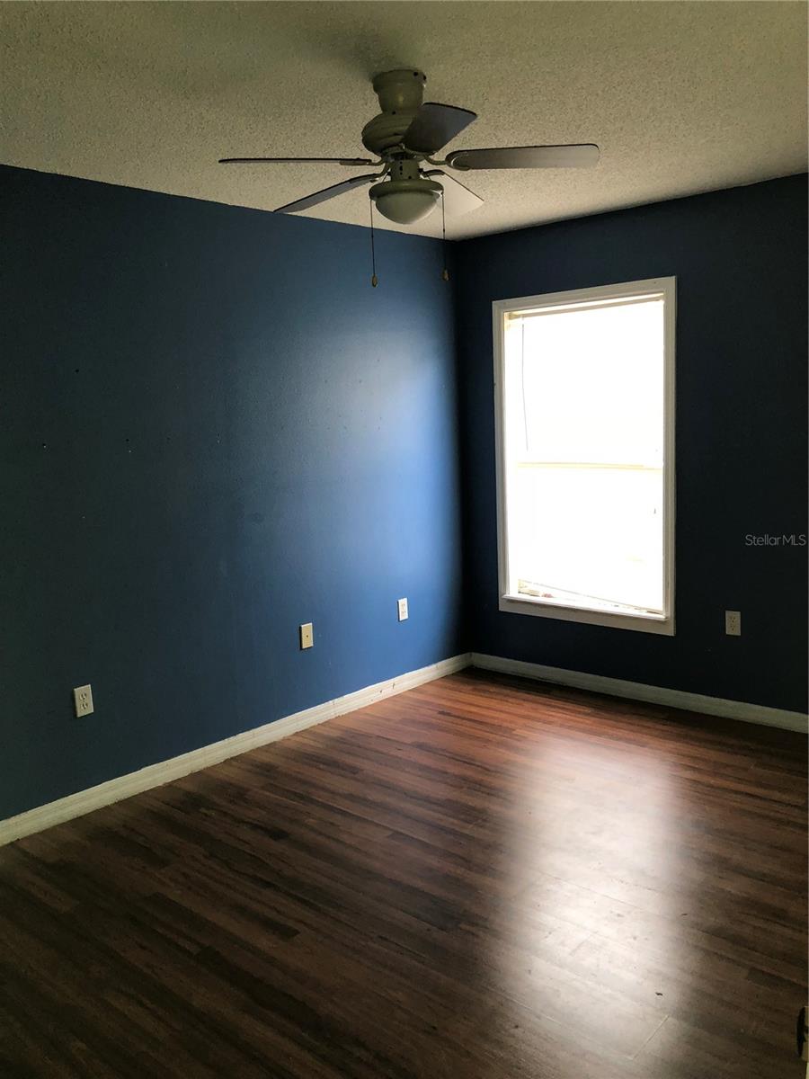 Image 27 of 48 For 348 Cardiff Avenue