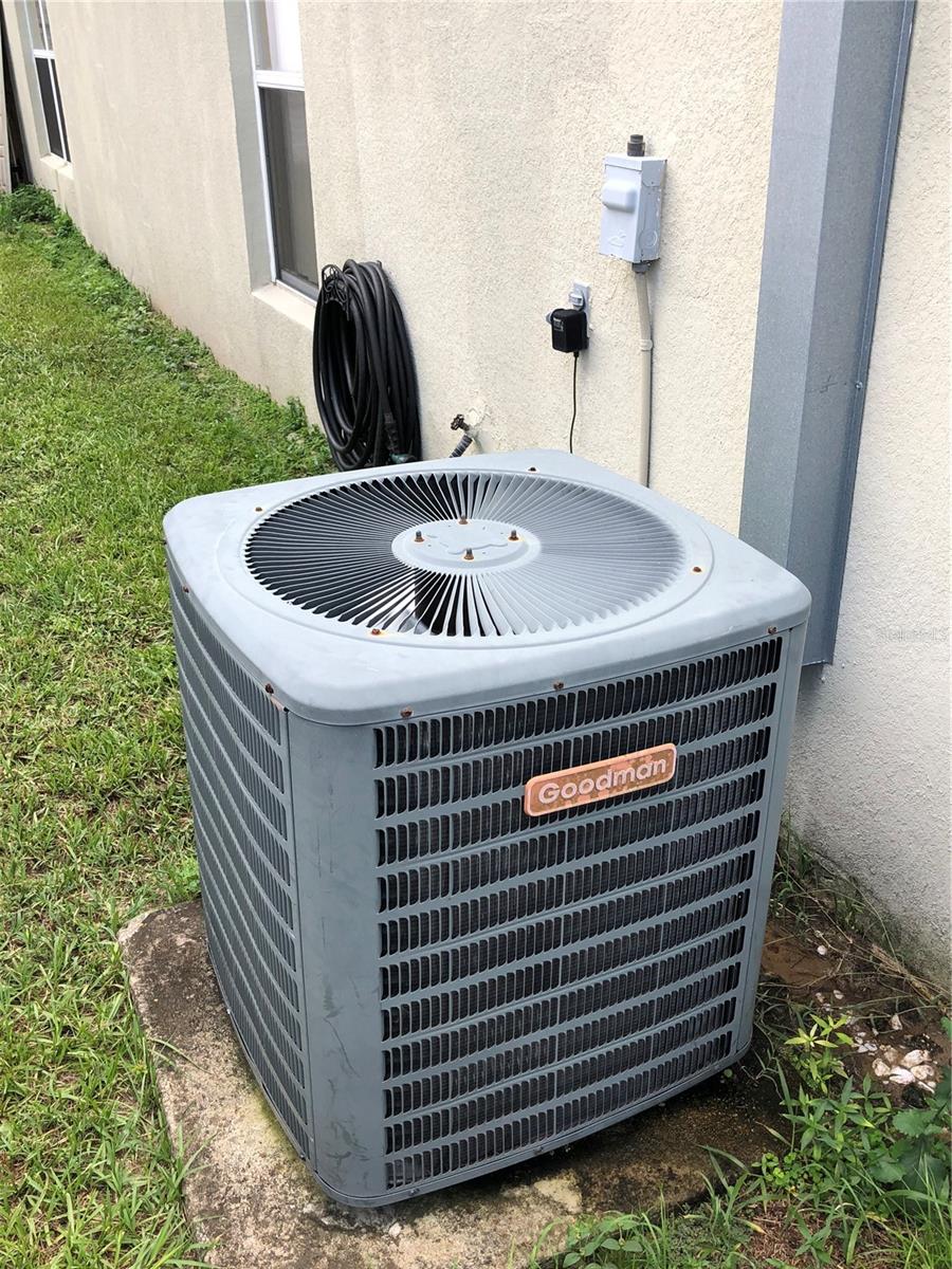 Image 7 of 48 For 348 Cardiff Avenue