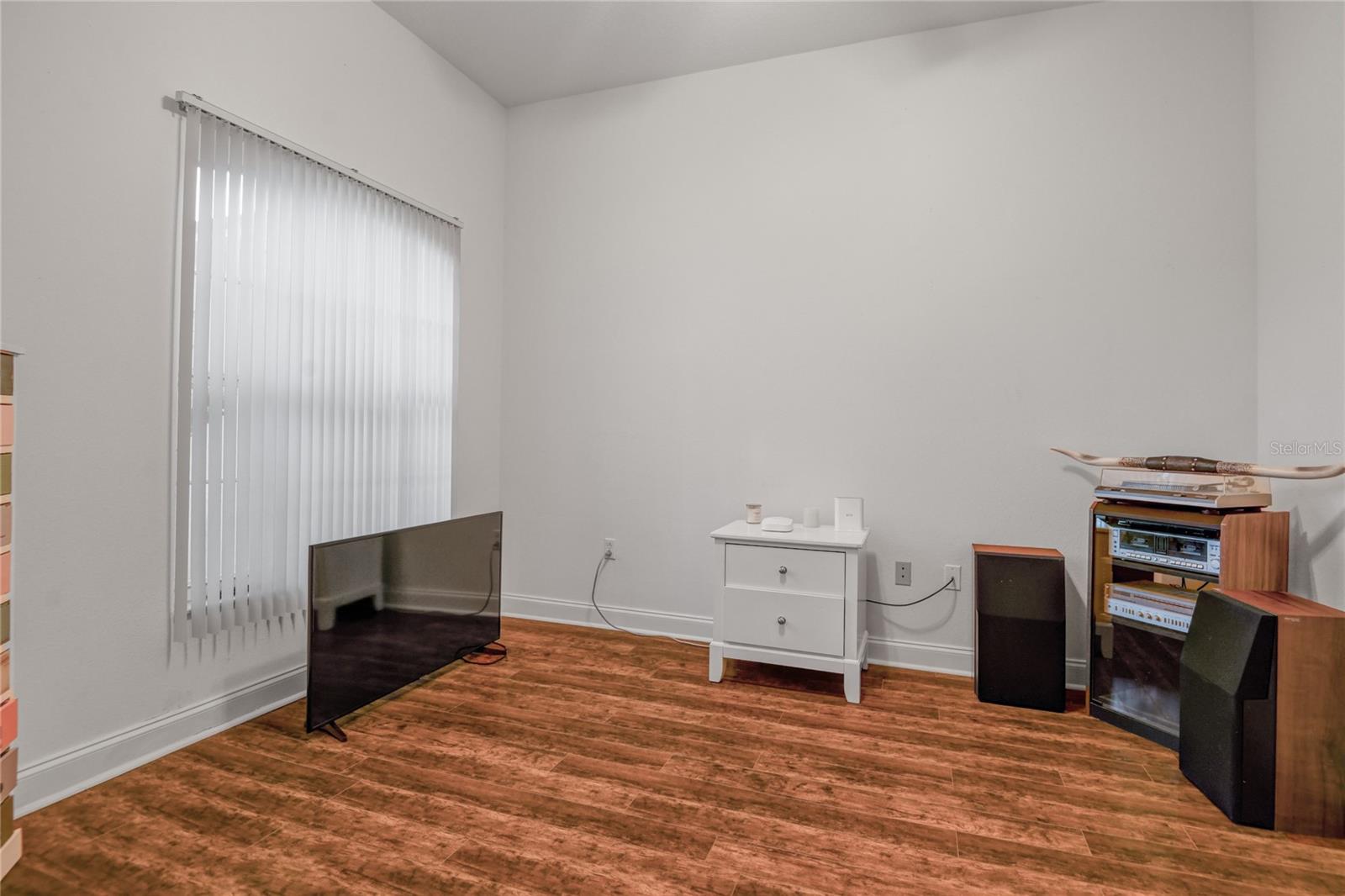 Image 9 of 26 For 111 Auburn  