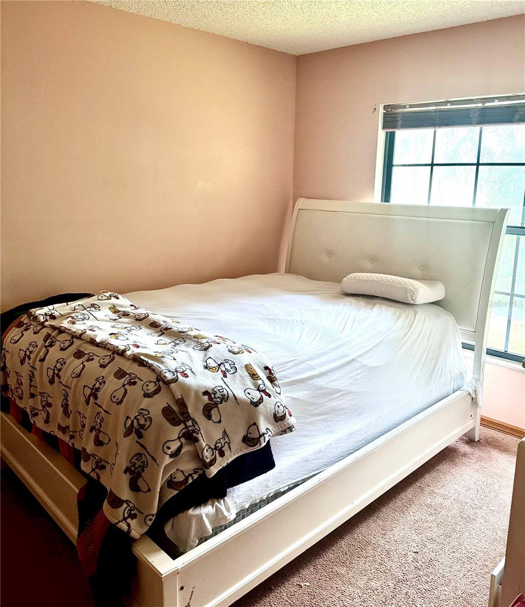 Image 11 of 18 For 372 Wisteria Court