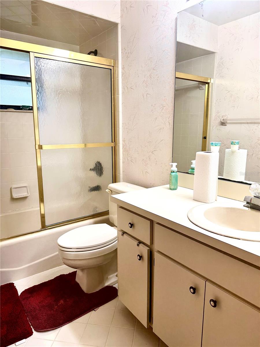 Image 12 of 18 For 372 Wisteria Court