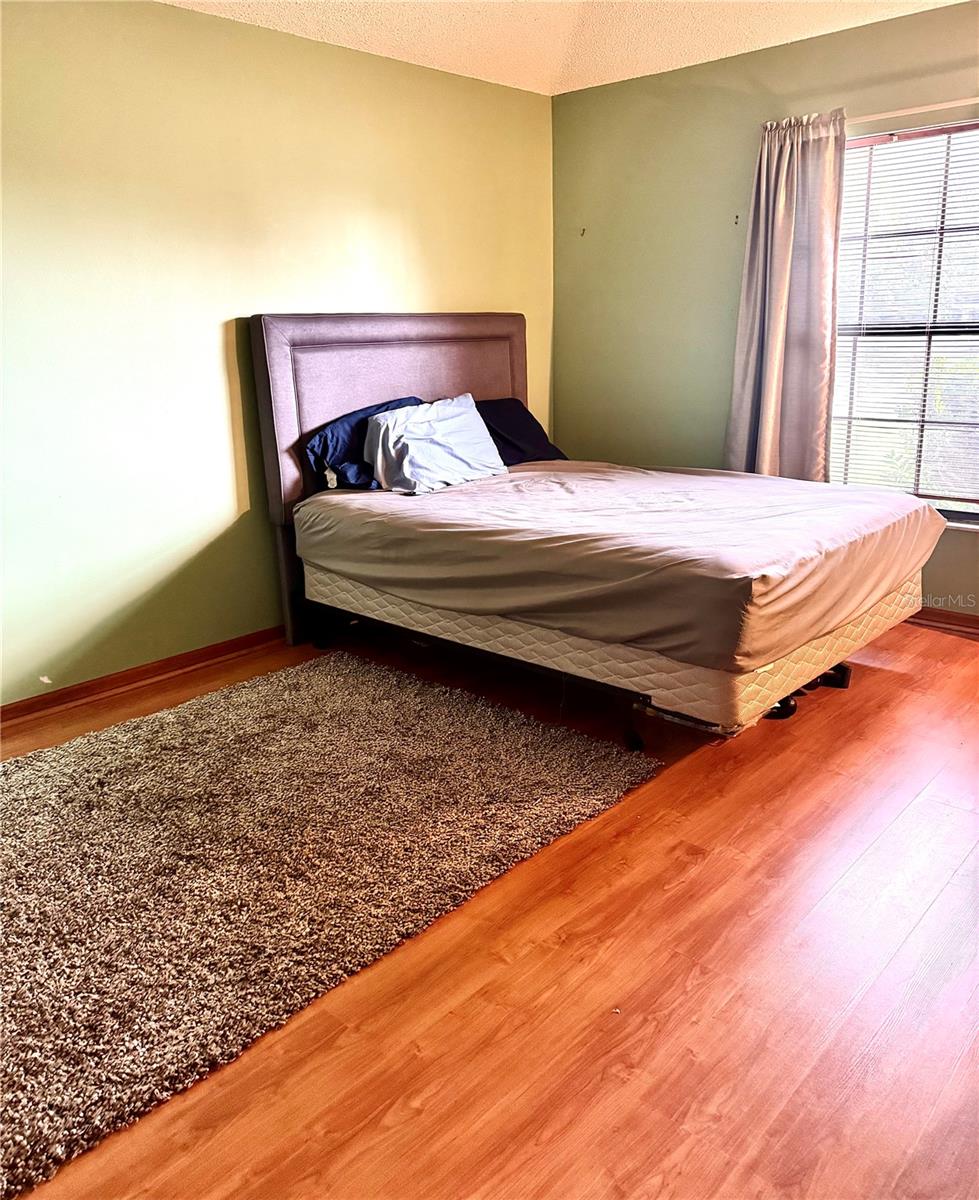 Image 13 of 18 For 372 Wisteria Court