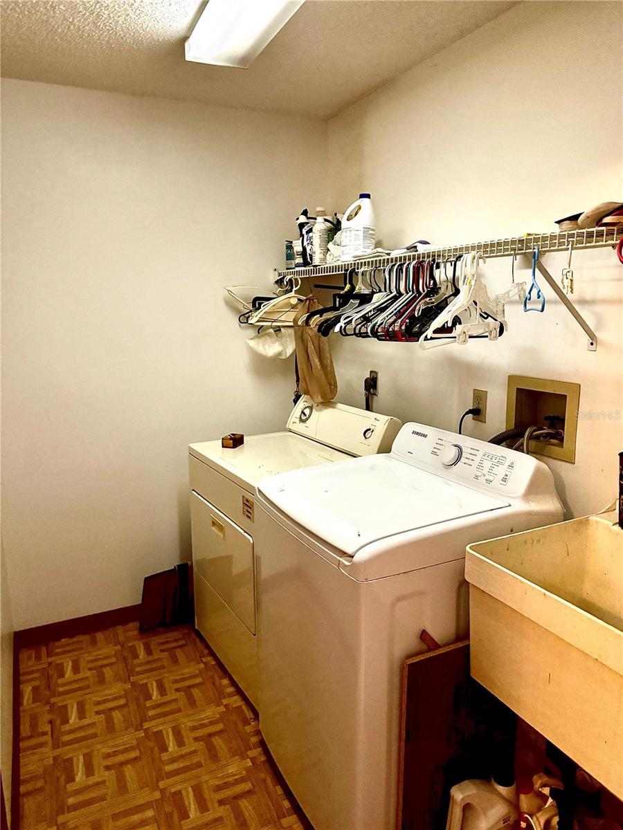 Image 15 of 18 For 372 Wisteria Court