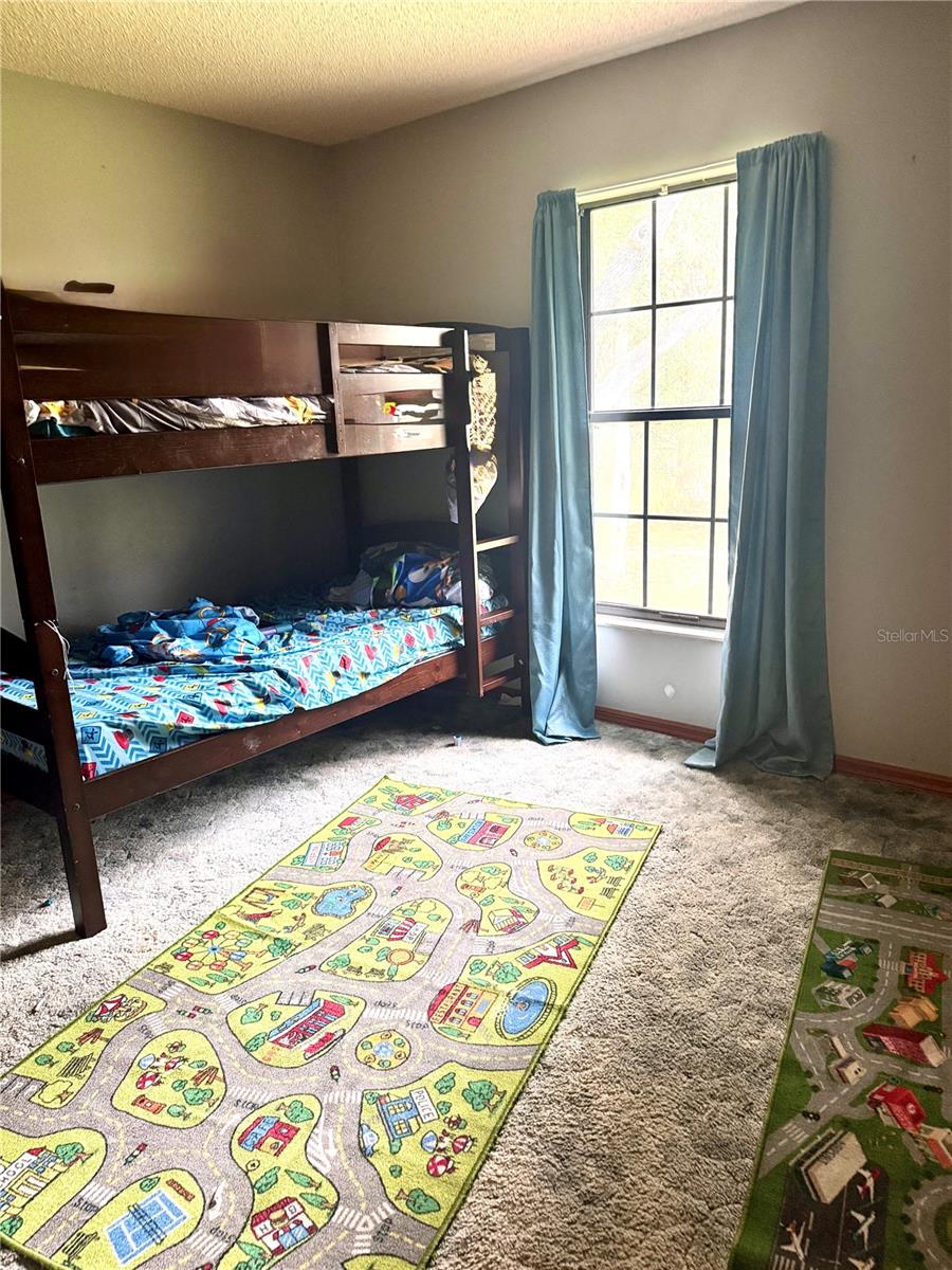 Image 9 of 18 For 372 Wisteria Court