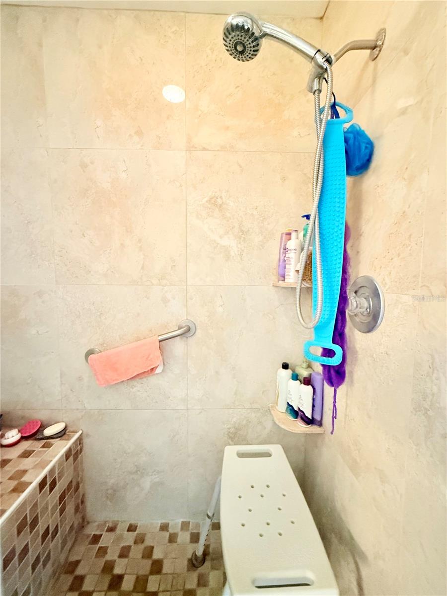 Image 16 of 40 For 9450 Telfer Run