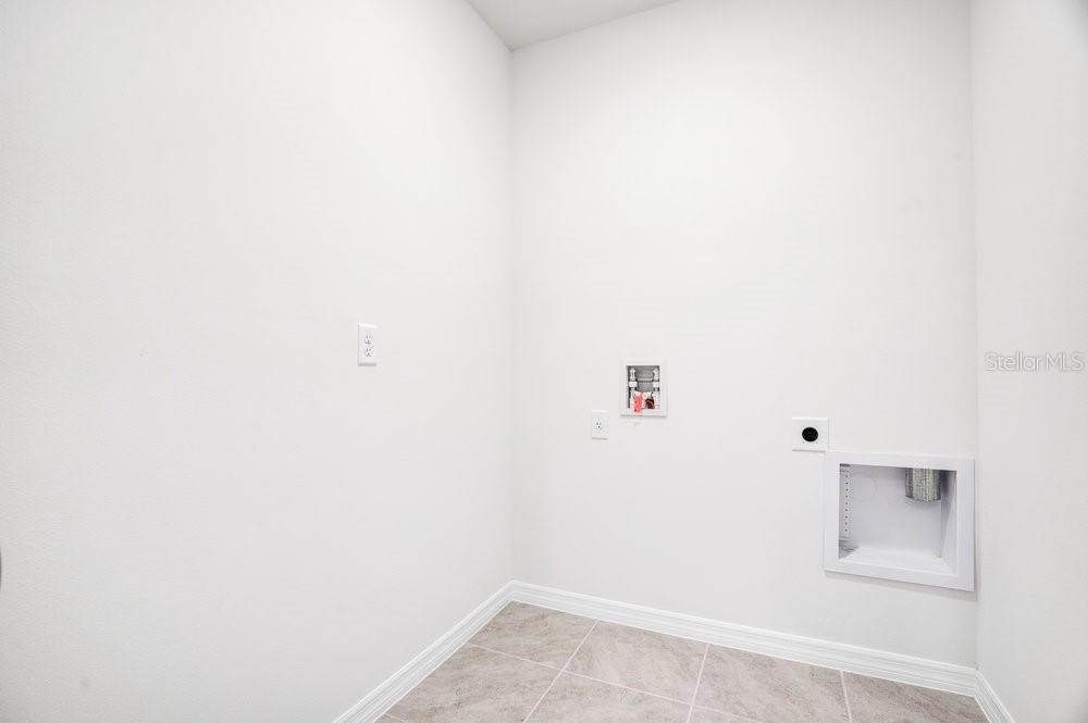 Image 24 of 38 For 1112 Brooklet Road