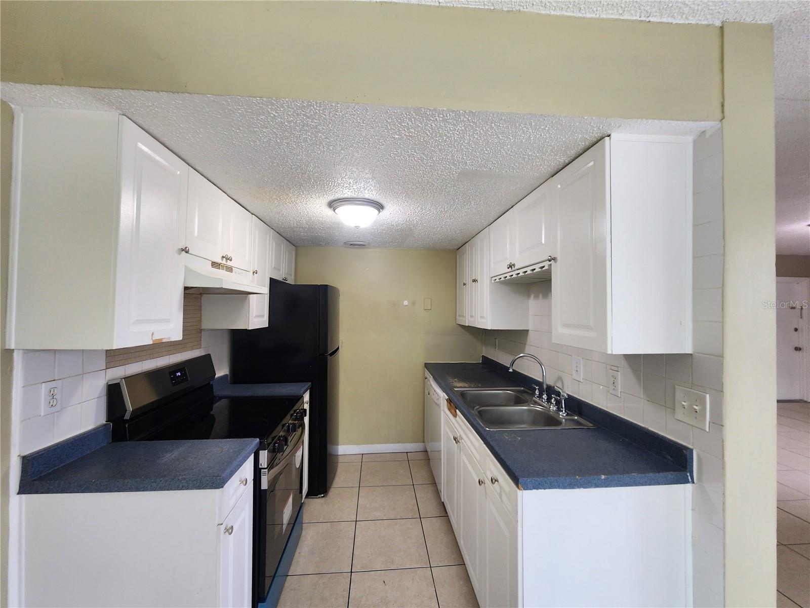 Image 4 of 19 For 5228 Curry Ford Road 320