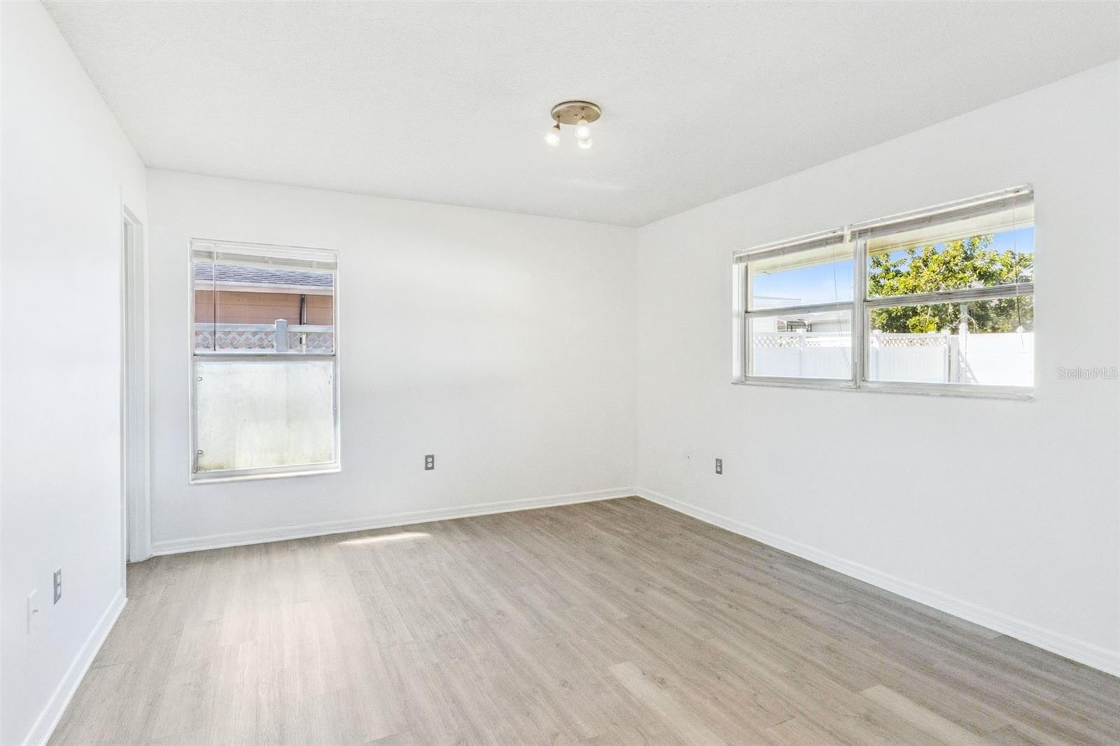 Image 13 of 19 For 411 Bar Court