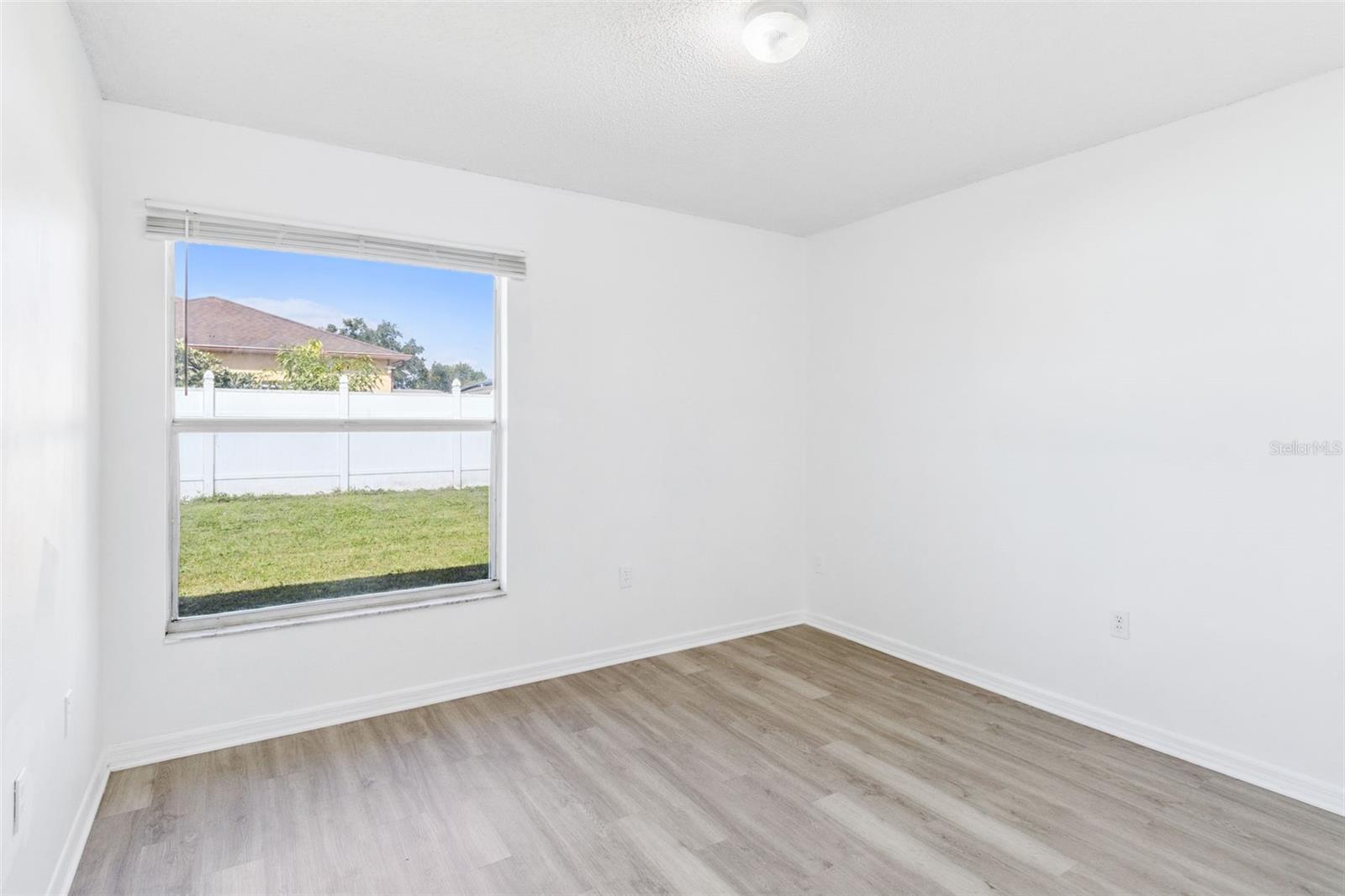 Image 15 of 19 For 411 Bar Court