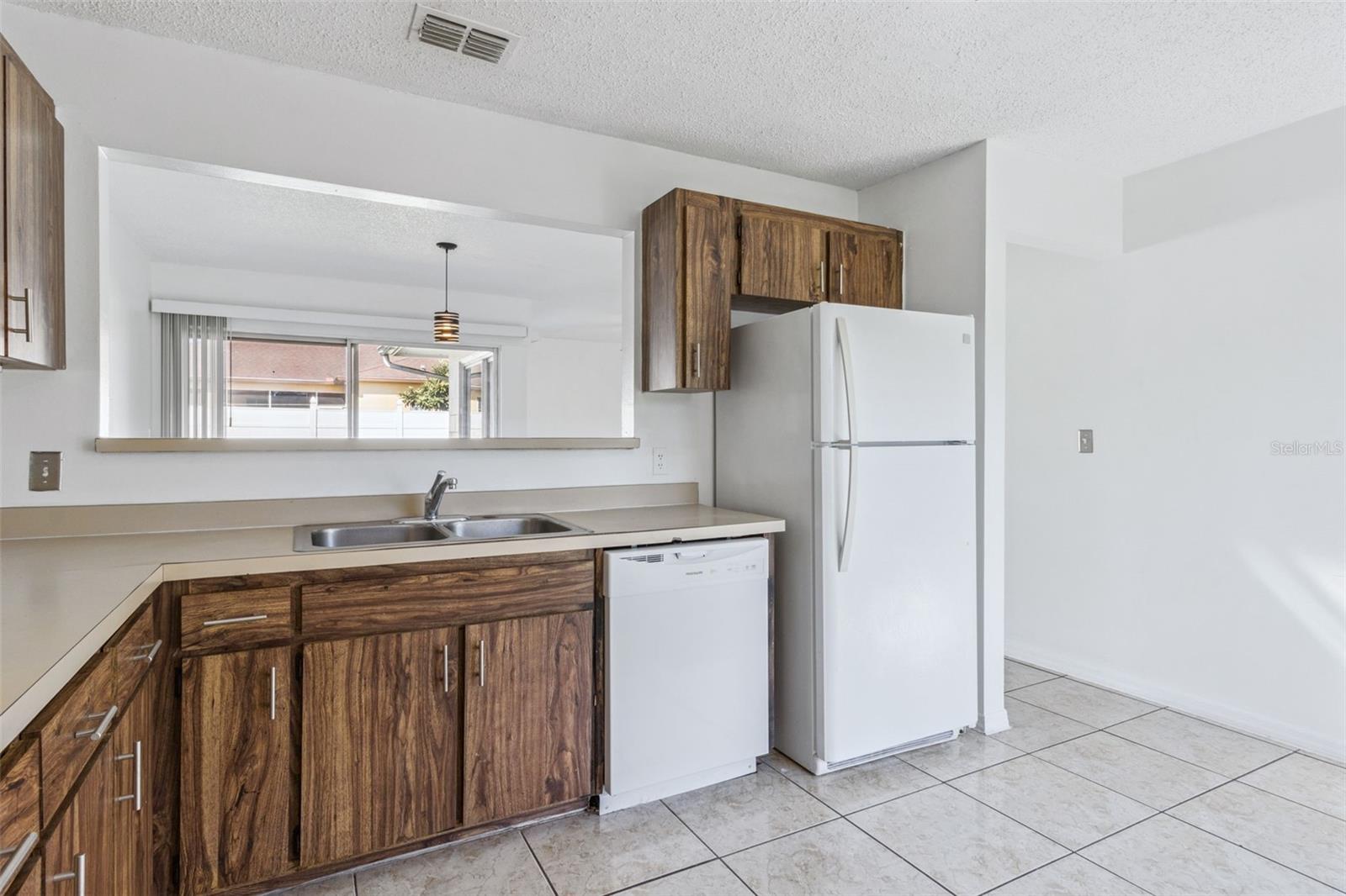 Image 5 of 19 For 411 Bar Court