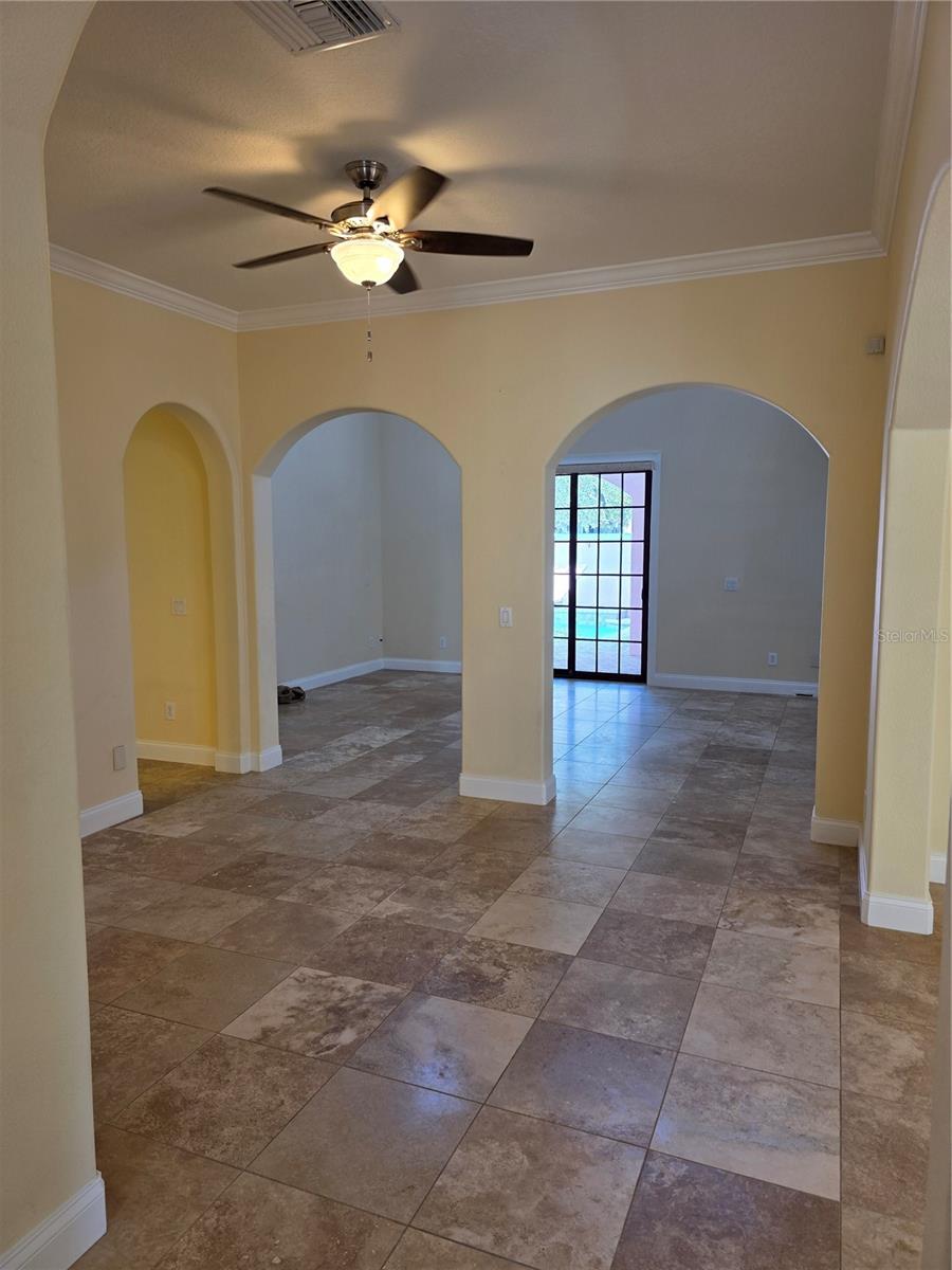 Image 14 of 53 For 7013 Five Oaks Drive