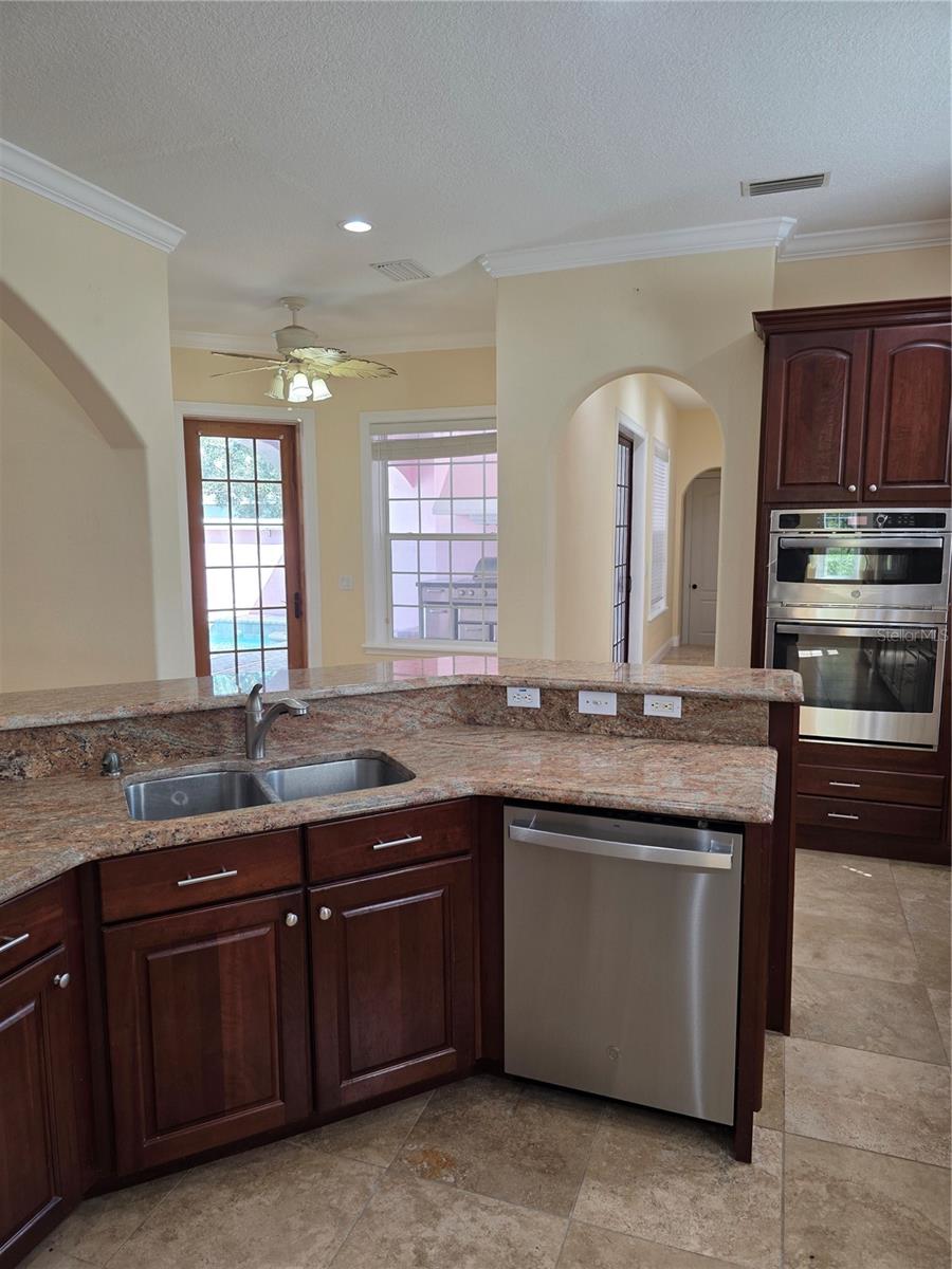 Image 20 of 53 For 7013 Five Oaks Drive