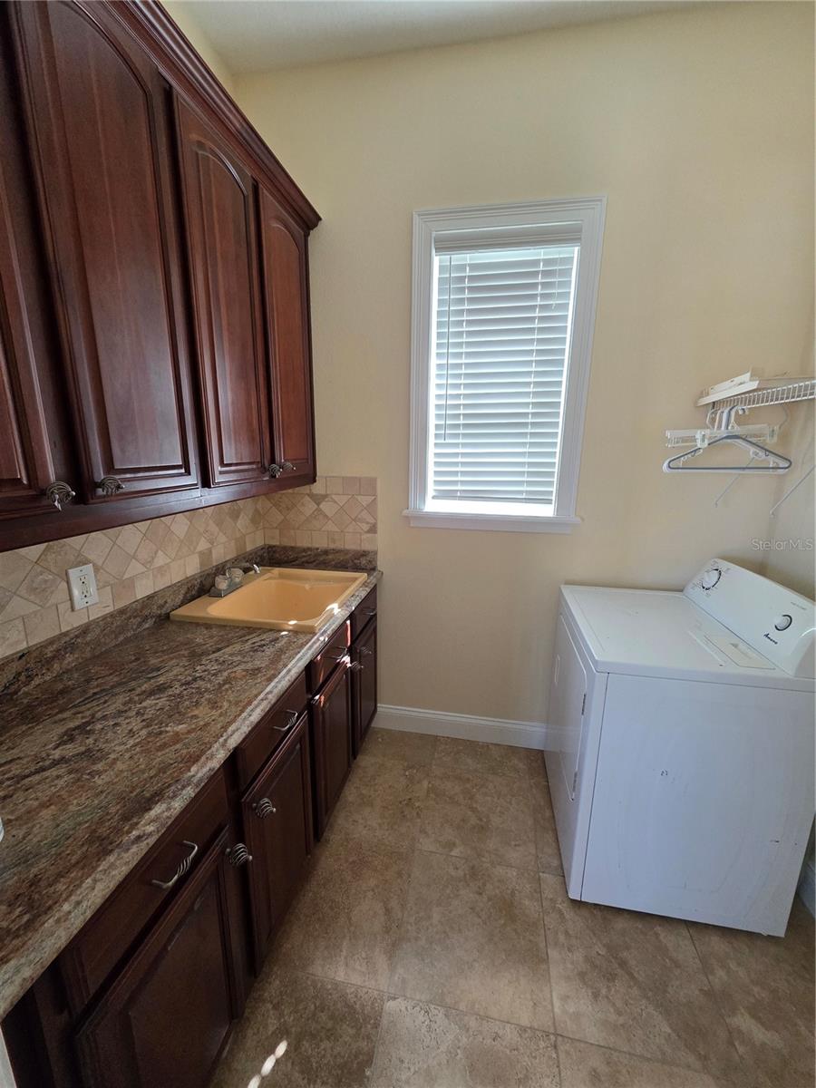 Image 31 of 53 For 7013 Five Oaks Drive