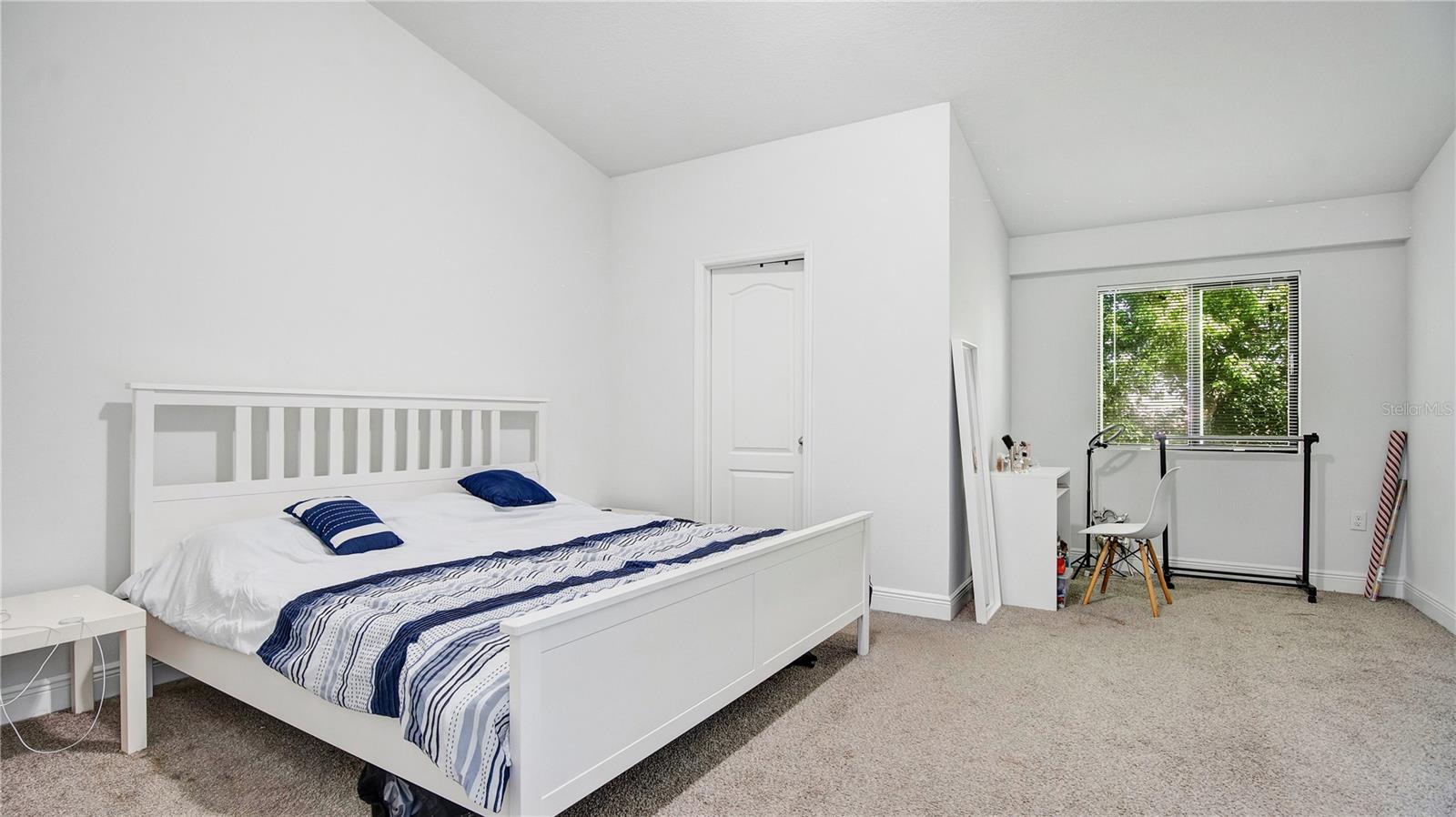 Image 13 of 29 For 1860 Foxhall Circle