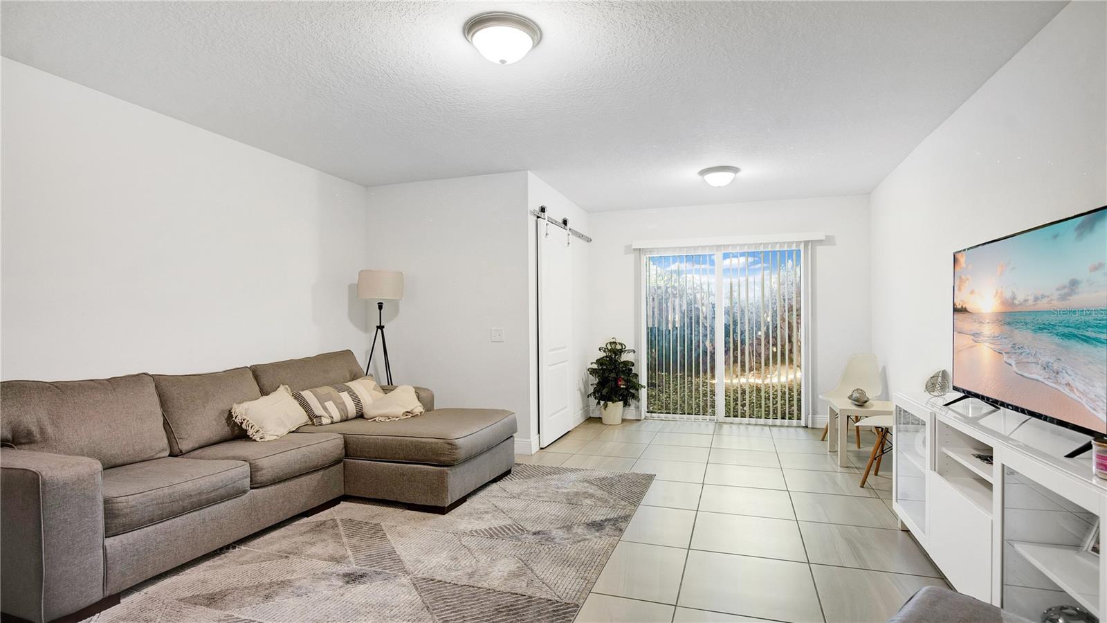 Image 3 of 29 For 1860 Foxhall Circle