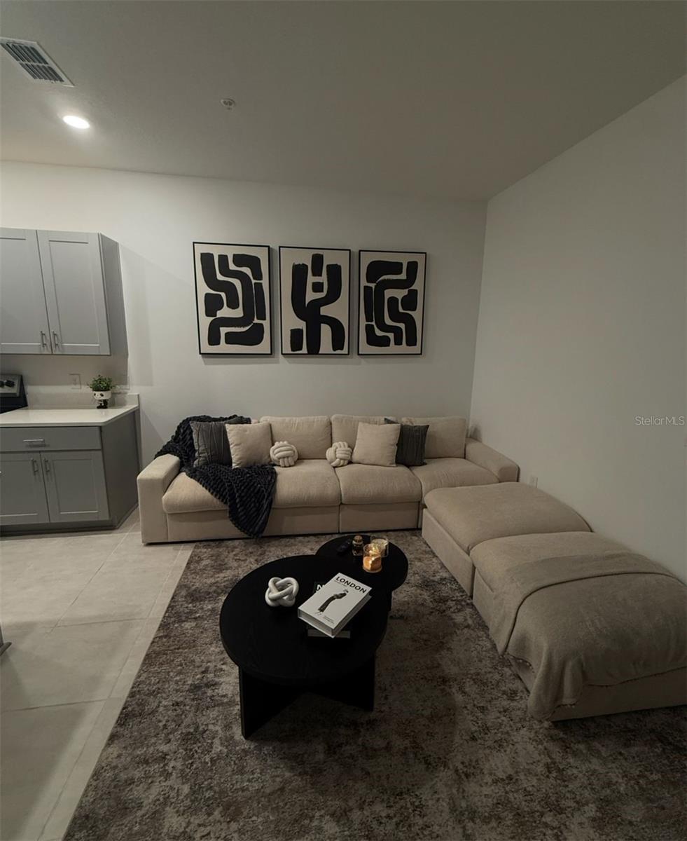 Image 3 of 10 For 5100 Revolutionary Way