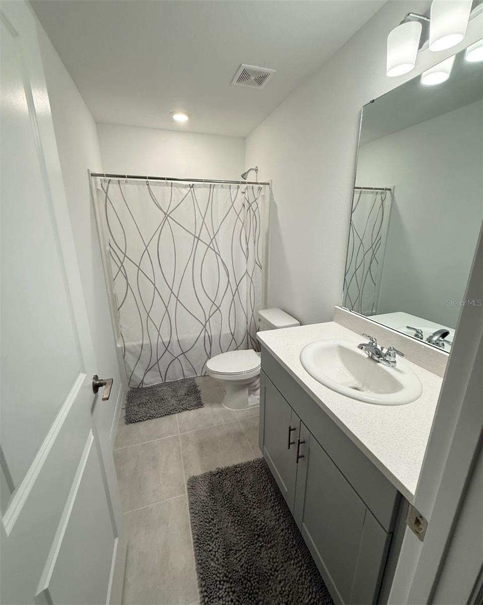 Image 9 of 10 For 5100 Revolutionary Way