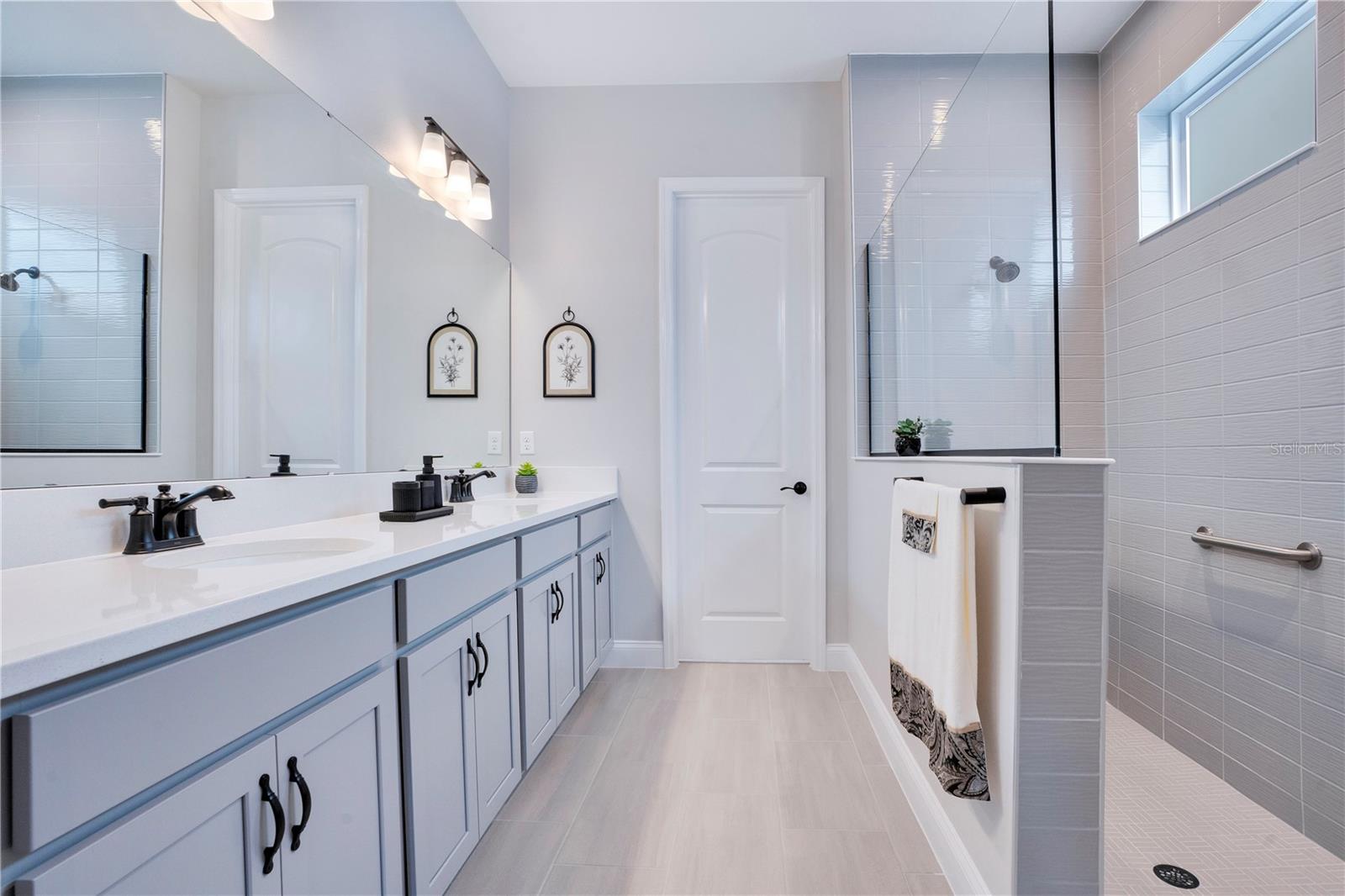 Image 10 of 26 For 6526 Circle Rock Way