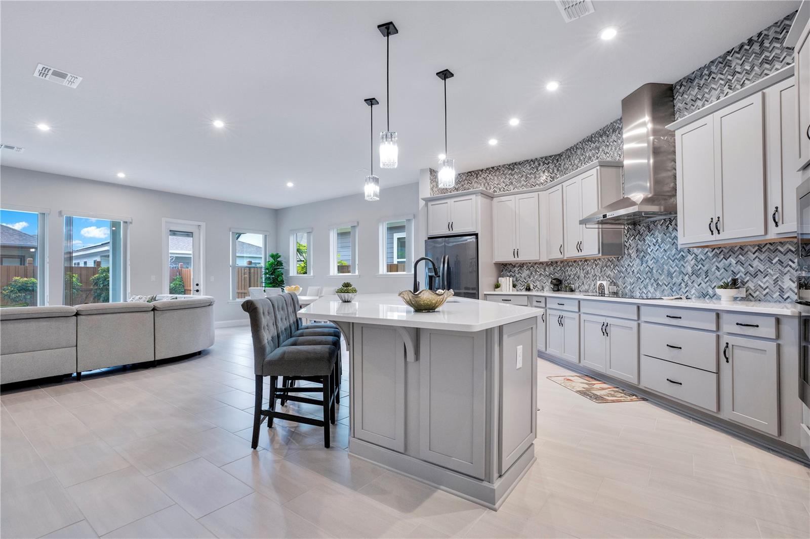 Image 7 of 26 For 6526 Circle Rock Way