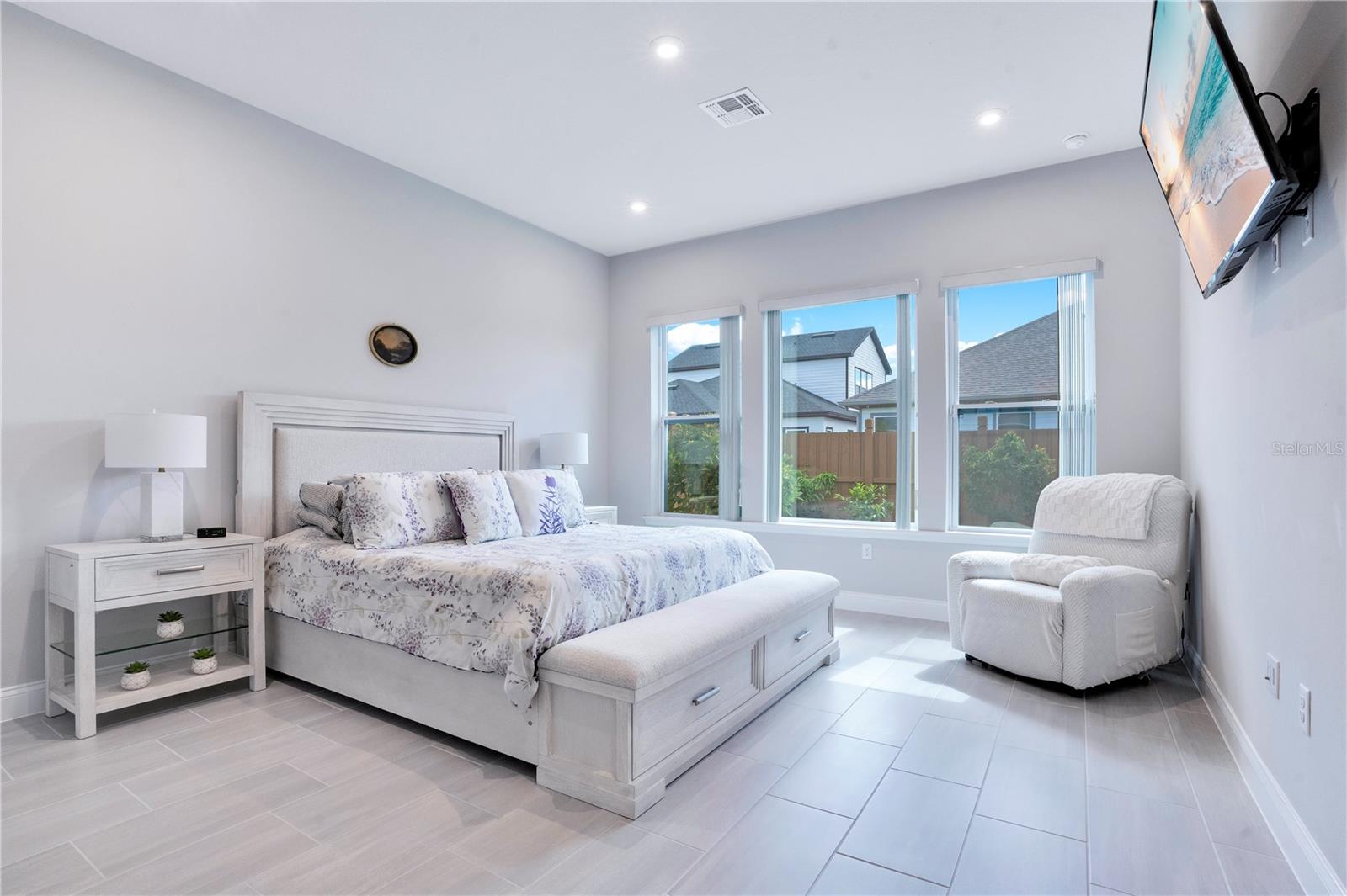 Image 9 of 26 For 6526 Circle Rock Way