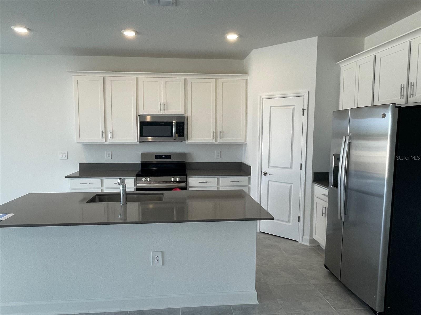 Image 3 of 35 For 5267 Dagenham