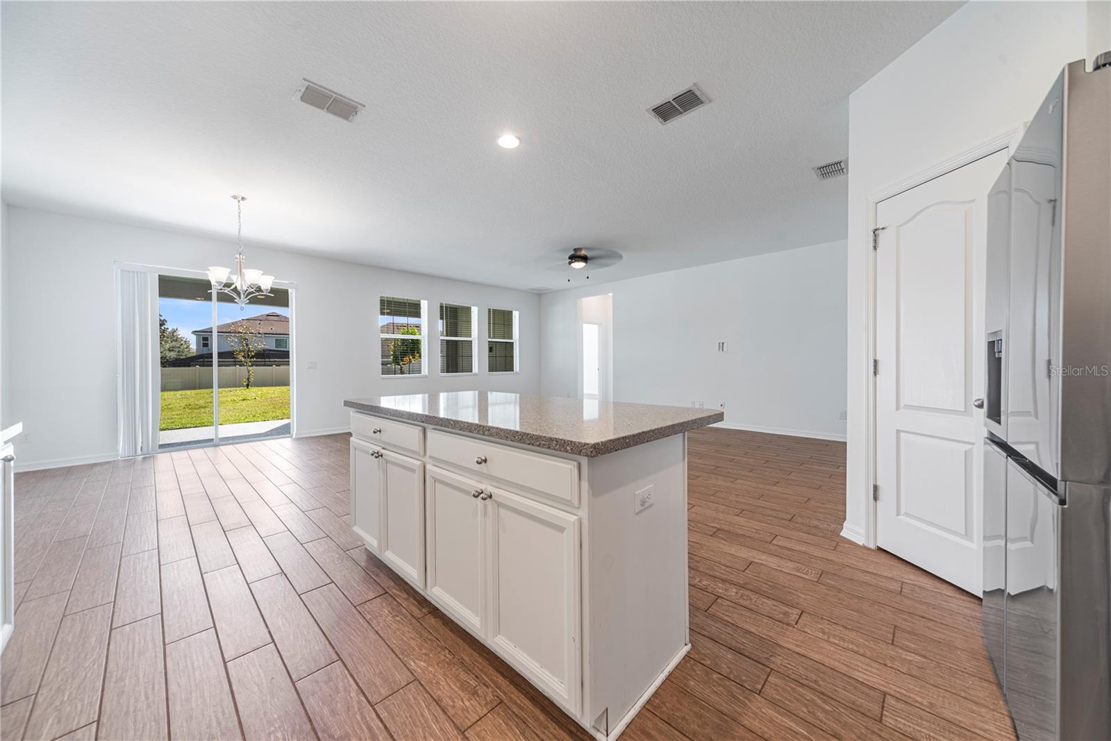 Image 20 of 39 For 5007 Palmetto Park Drive