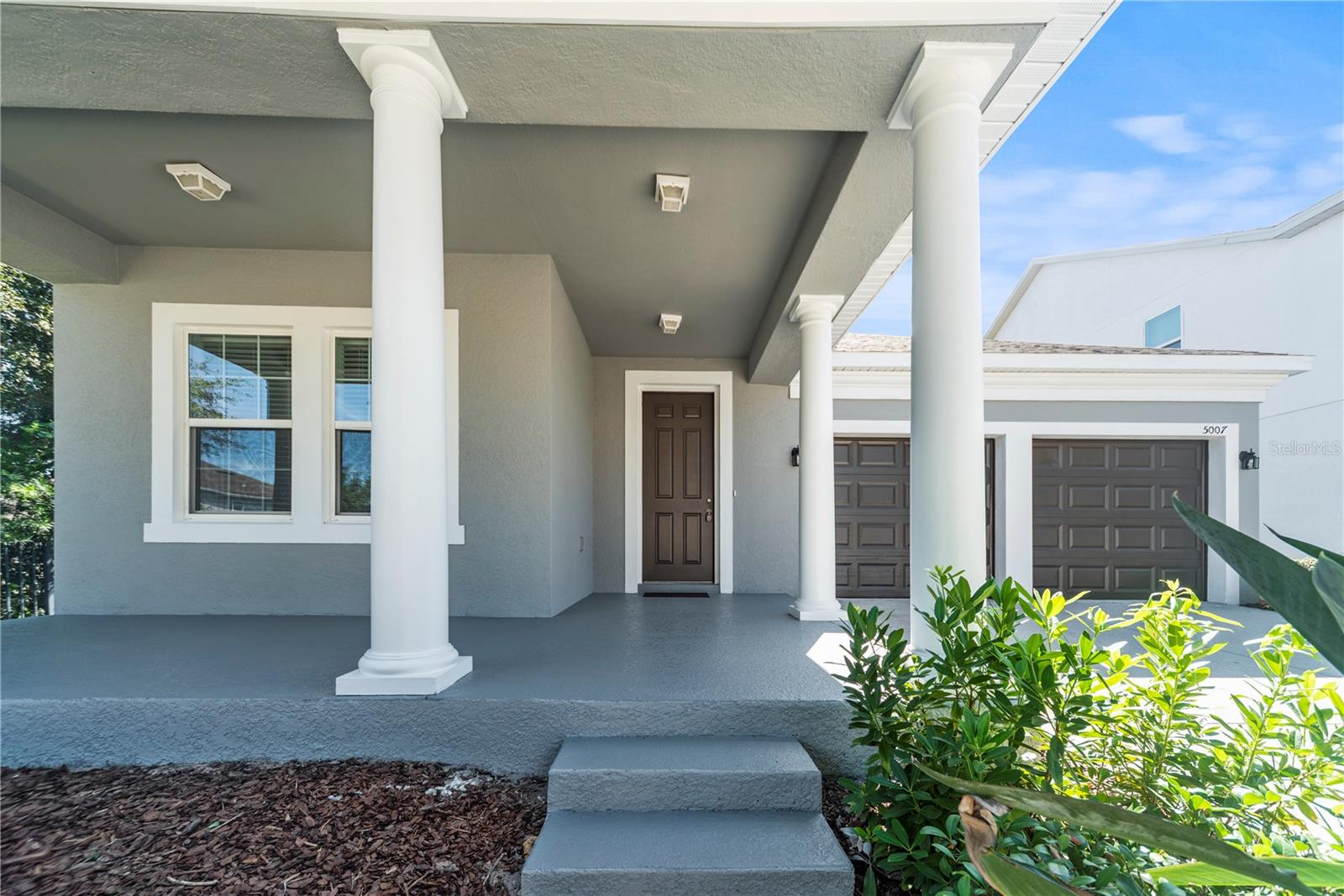 Image 4 of 39 For 5007 Palmetto Park Drive