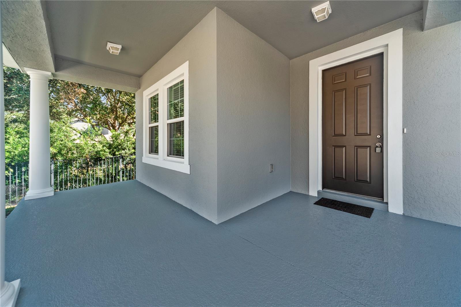 Image 5 of 39 For 5007 Palmetto Park Drive