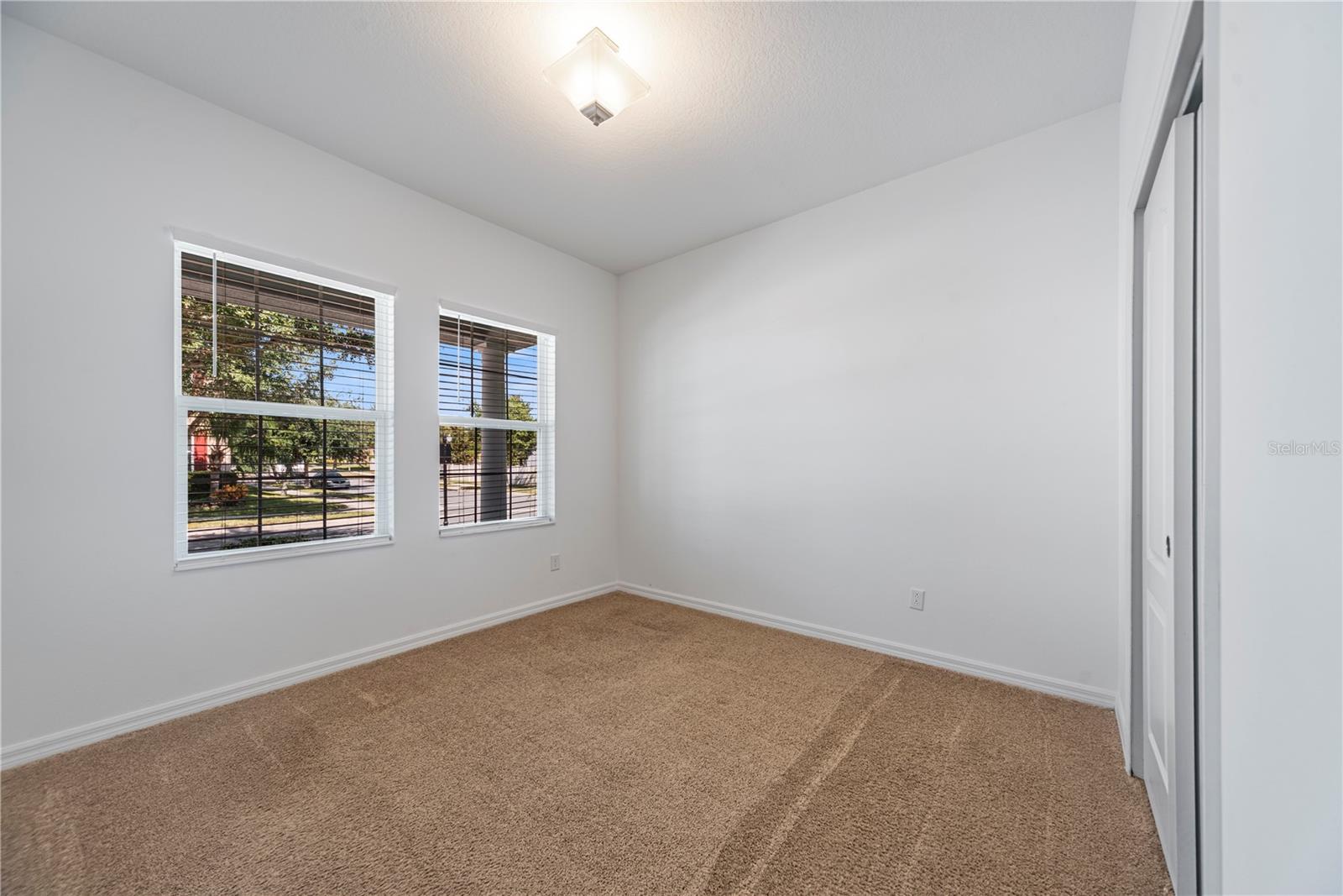 Image 7 of 39 For 5007 Palmetto Park Drive