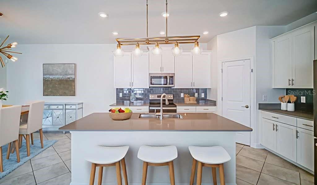 Image 4 of 32 For 11987 Charades Street