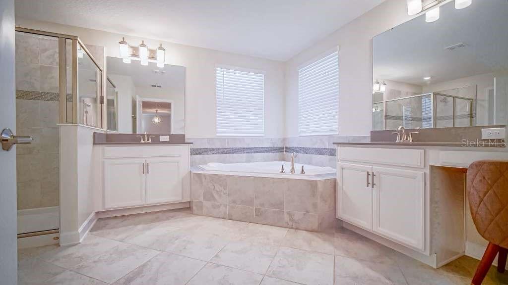 Image 5 of 32 For 11987 Charades Street