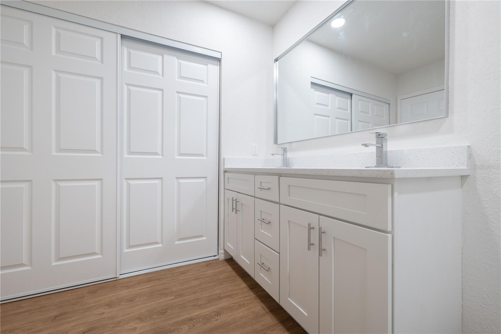 Image 13 of 41 For 2654 Ann Avenue