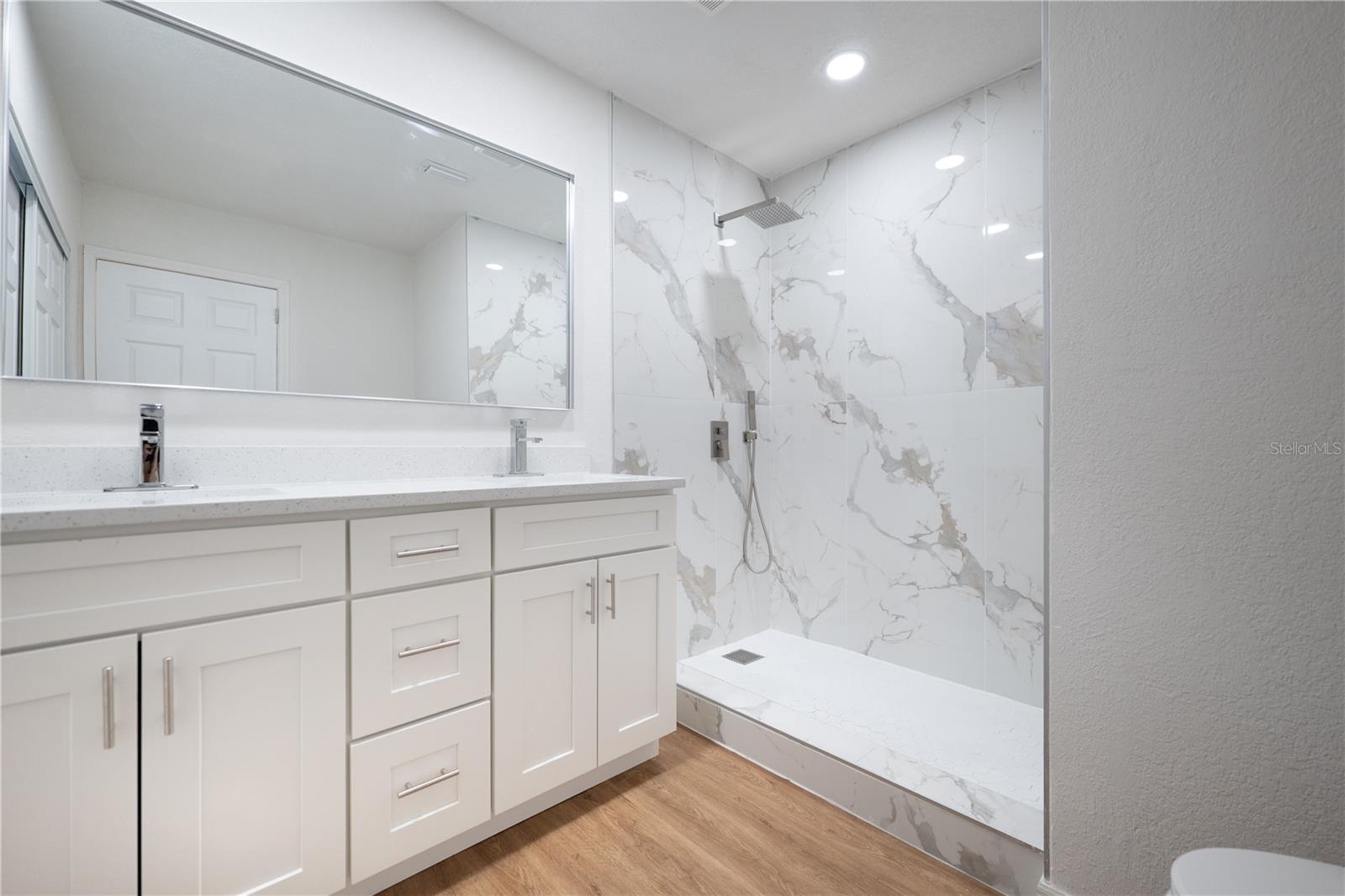 Image 14 of 41 For 2654 Ann Avenue