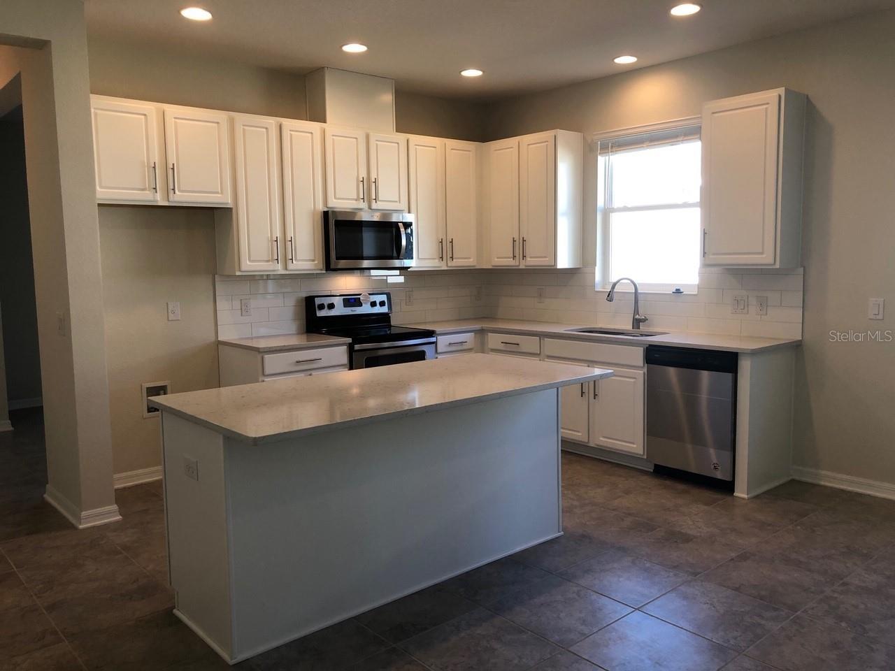 Image 3 of 11 For 2715 Creekmore Court